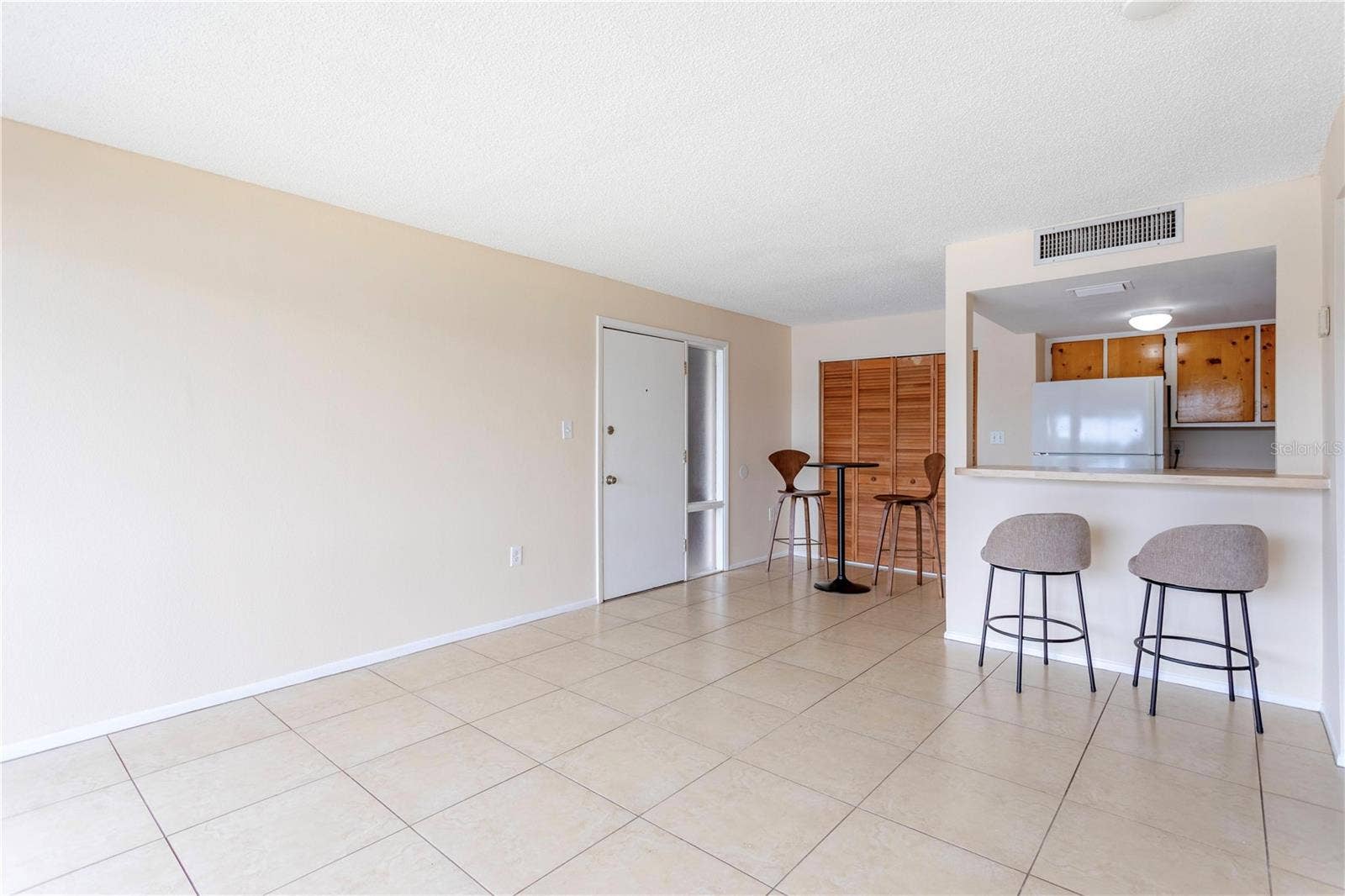 618 ORANGE DRIVE, #216, Altamonte Springs, FL 32701
