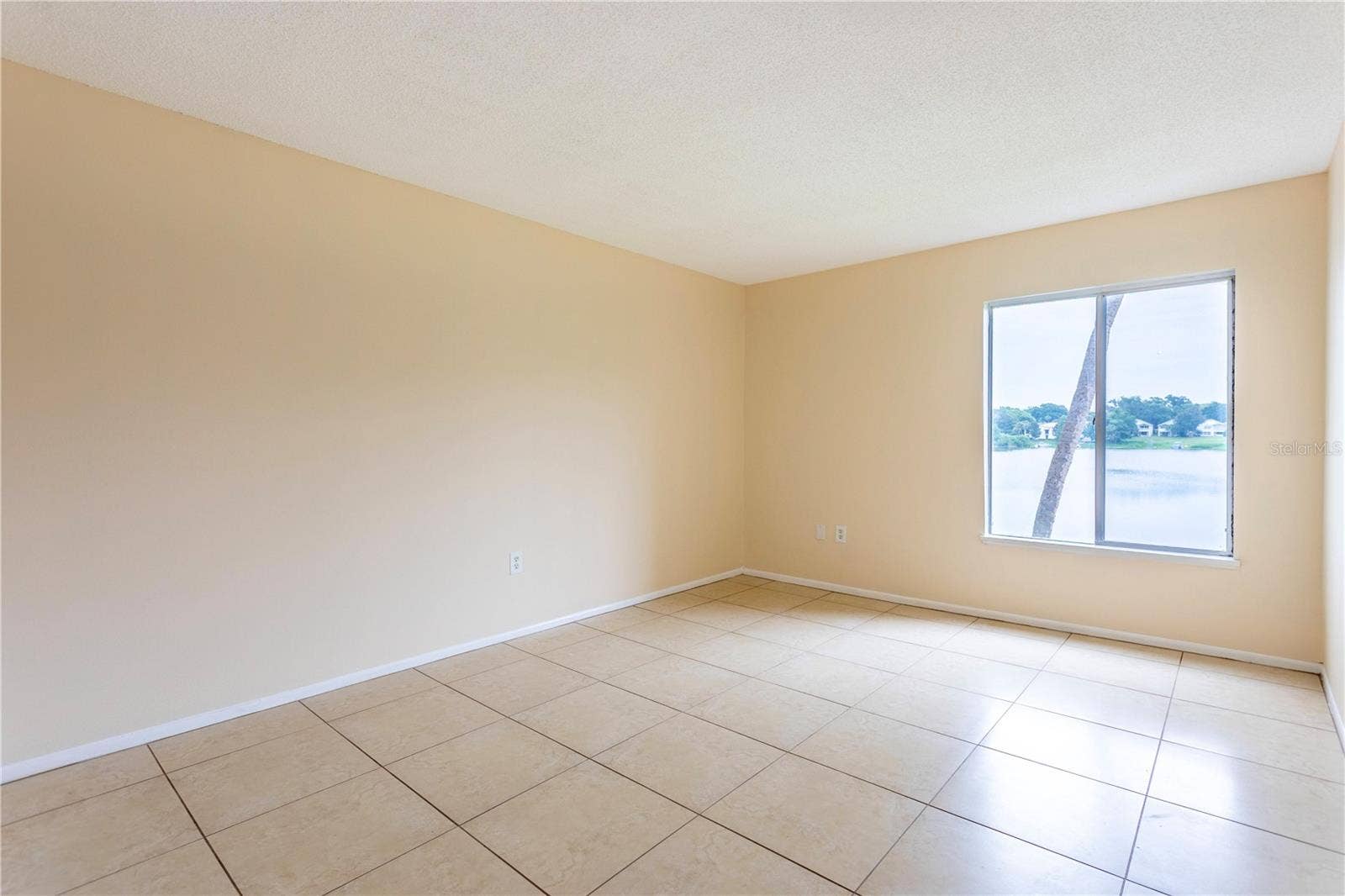 618 ORANGE DRIVE, #216, Altamonte Springs, FL 32701