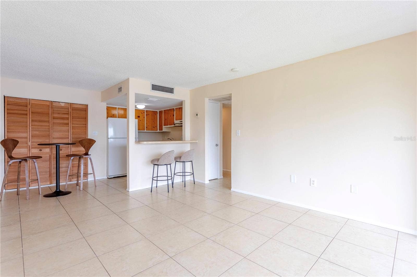 618 ORANGE DRIVE, #216, Altamonte Springs, FL 32701