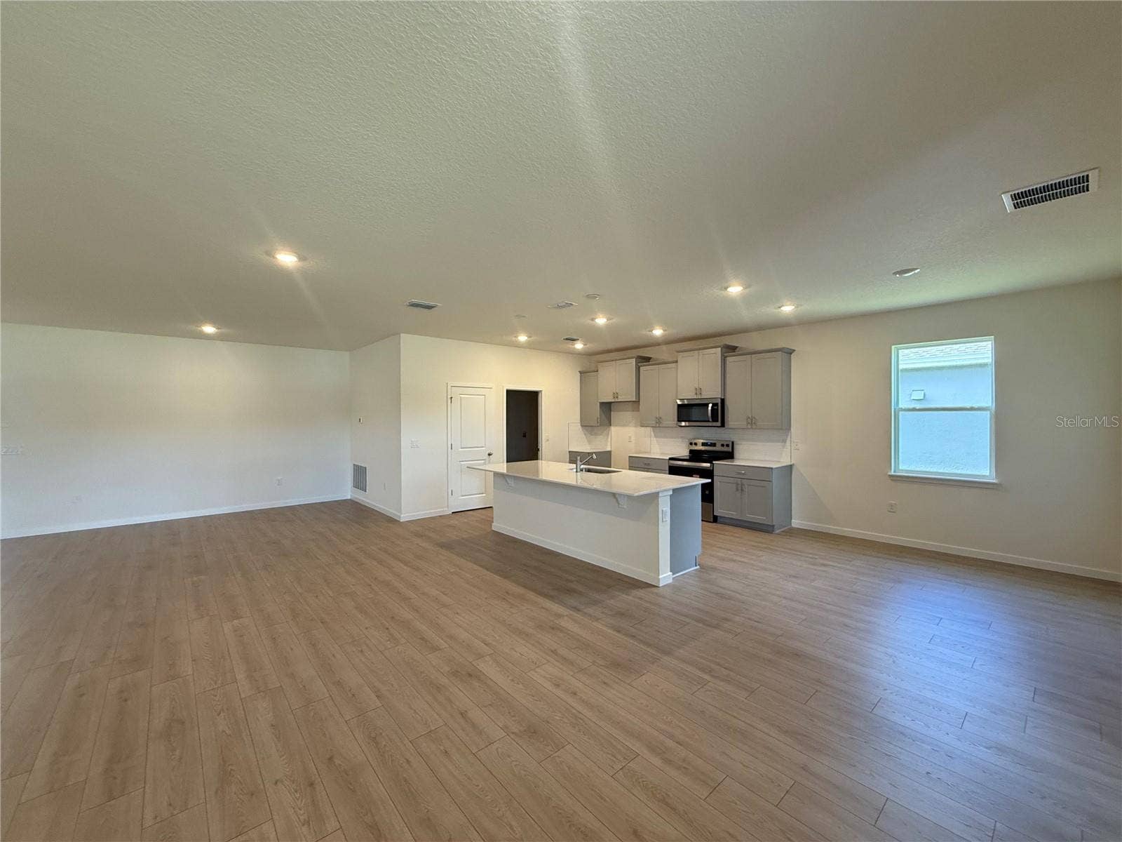 3001 KINGSMAN TRAIL, Ormond Beach, FL 32174 3001 KINGSMAN TRAIL, Ormond Beach, FL 32174