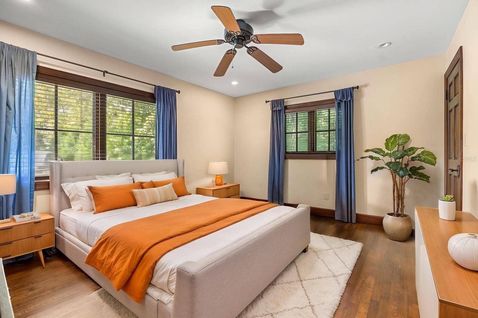 5400 KENMORE LANE, Orlando, FL 32839 5400 KENMORE LANE, Orlando, FL 32839