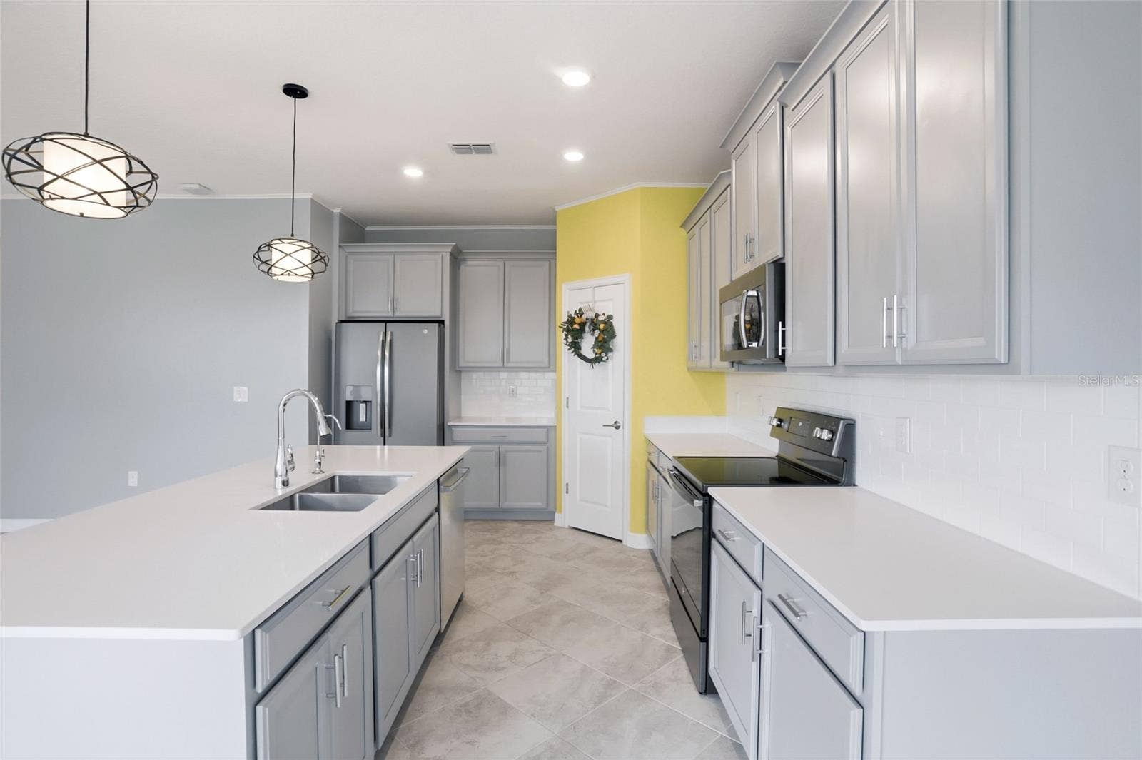 8700 PACIFIC DUNES DRIVE, Davenport, FL 33896 8700 PACIFIC DUNES DRIVE, Davenport, FL 33896