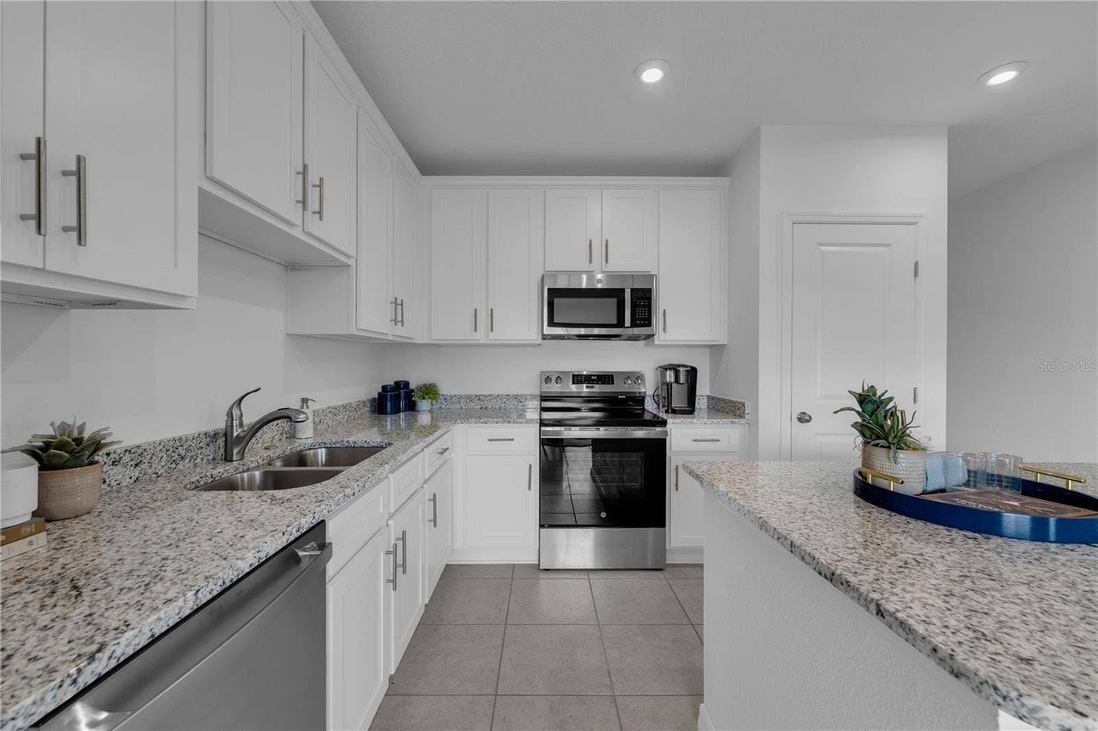 3024 JESSAMINE DRIVE, Tavares, FL 32778 3024 JESSAMINE DRIVE, Tavares, FL 32778