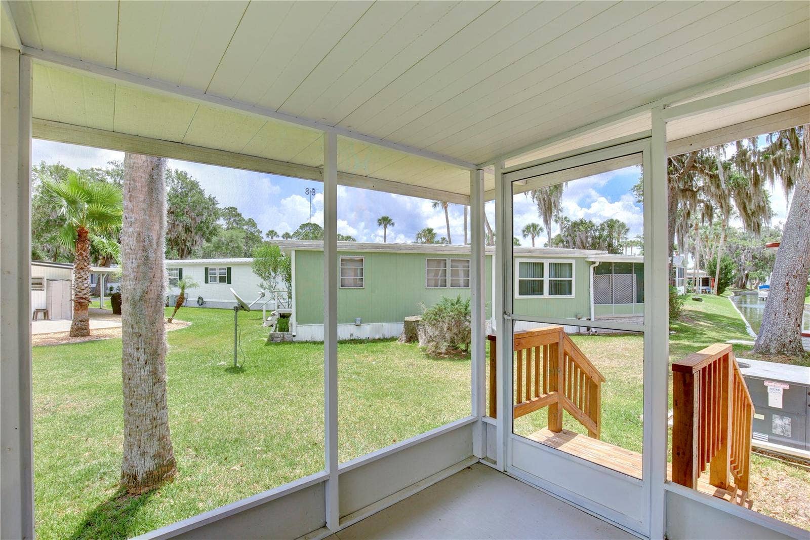 105 CANAL VIEW, Eustis, FL 32726 105 CANAL VIEW, Eustis, FL 32726