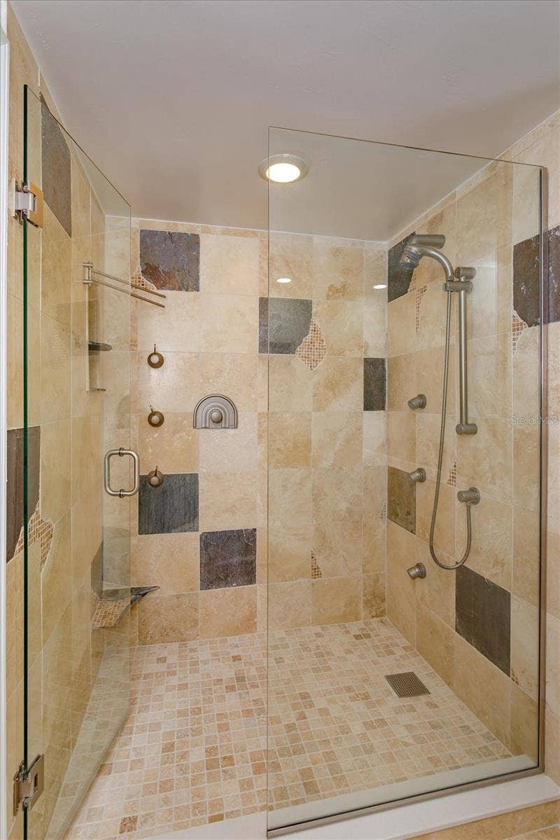 7550 HINSON STREET, #6A, Orlando, FL 32819 7550 HINSON STREET, #6A, Orlando, FL 32819