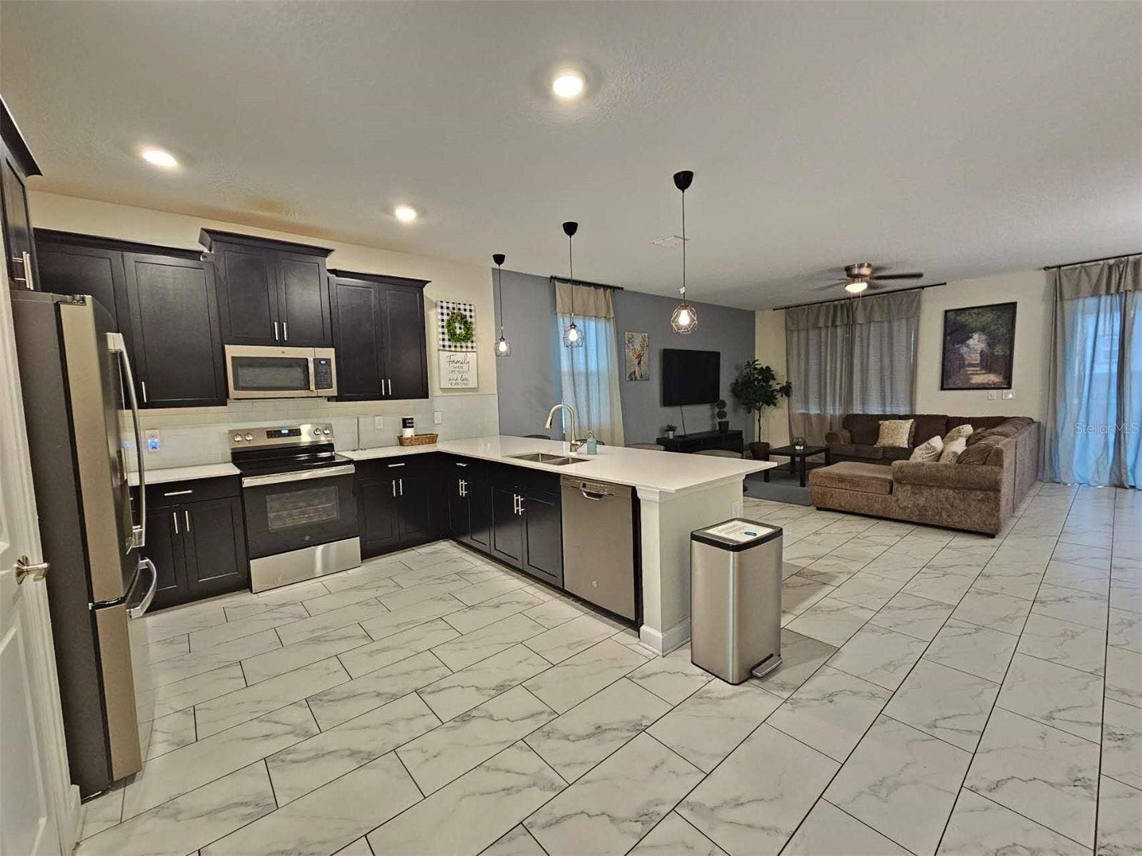 1241 CHALLENGE DRIVE, Davenport, FL 33896 Kitchen, Great Room