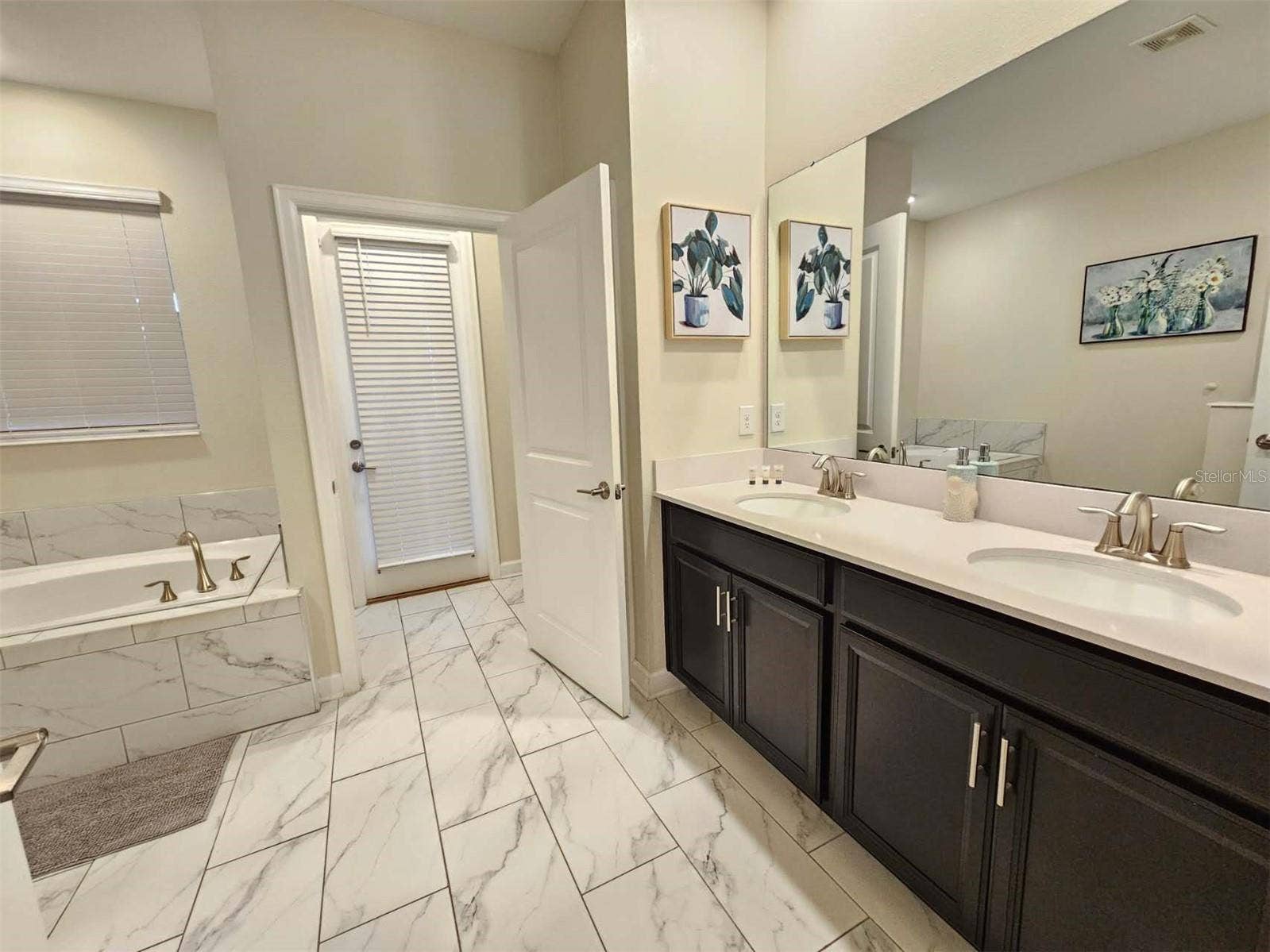 1241 CHALLENGE DRIVE, Davenport, FL 33896 Master bath