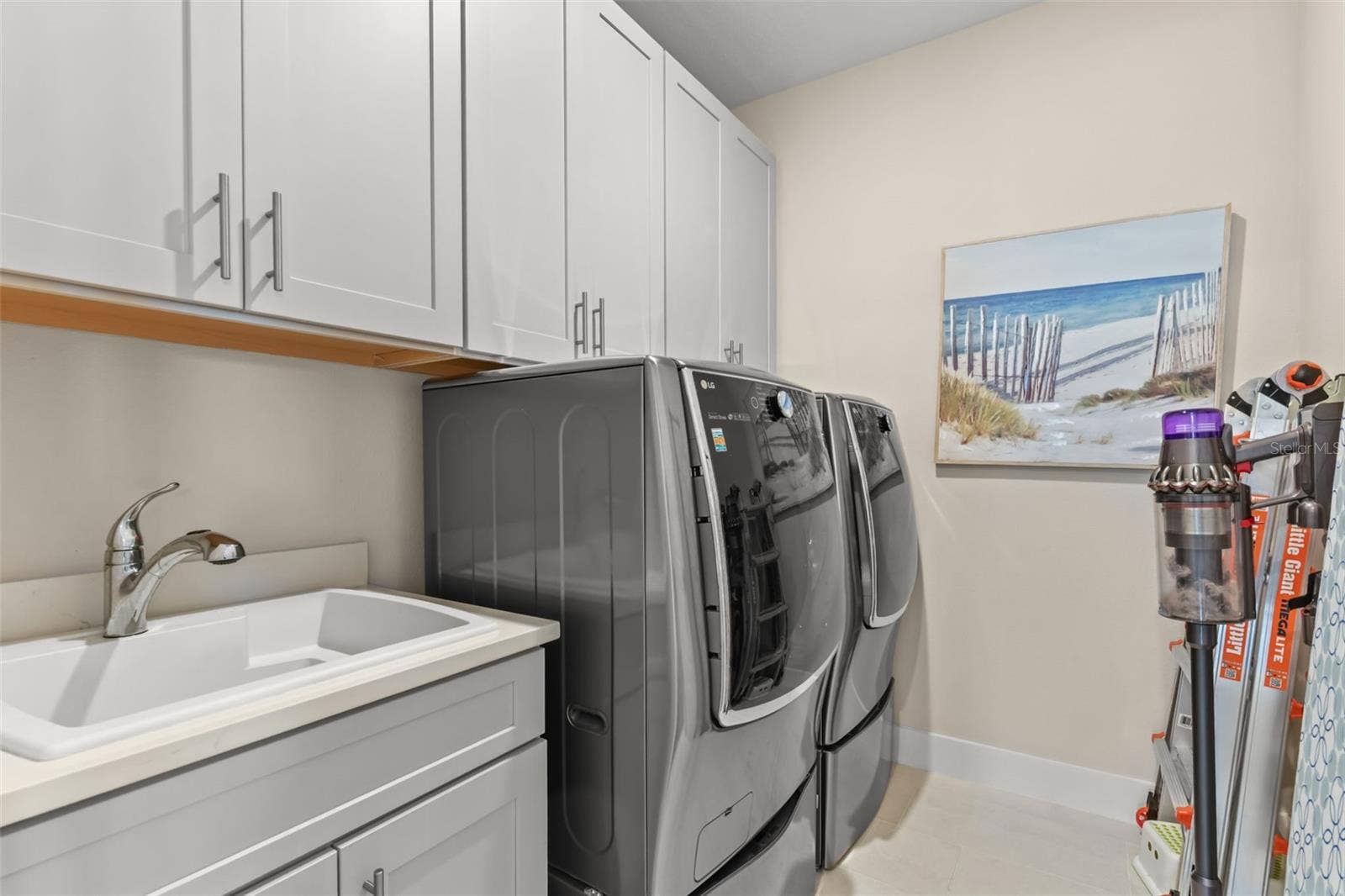 6048 BIMINI TWIST LOOP, Orlando, FL 32819 6048 BIMINI TWIST LOOP, Orlando, FL 32819