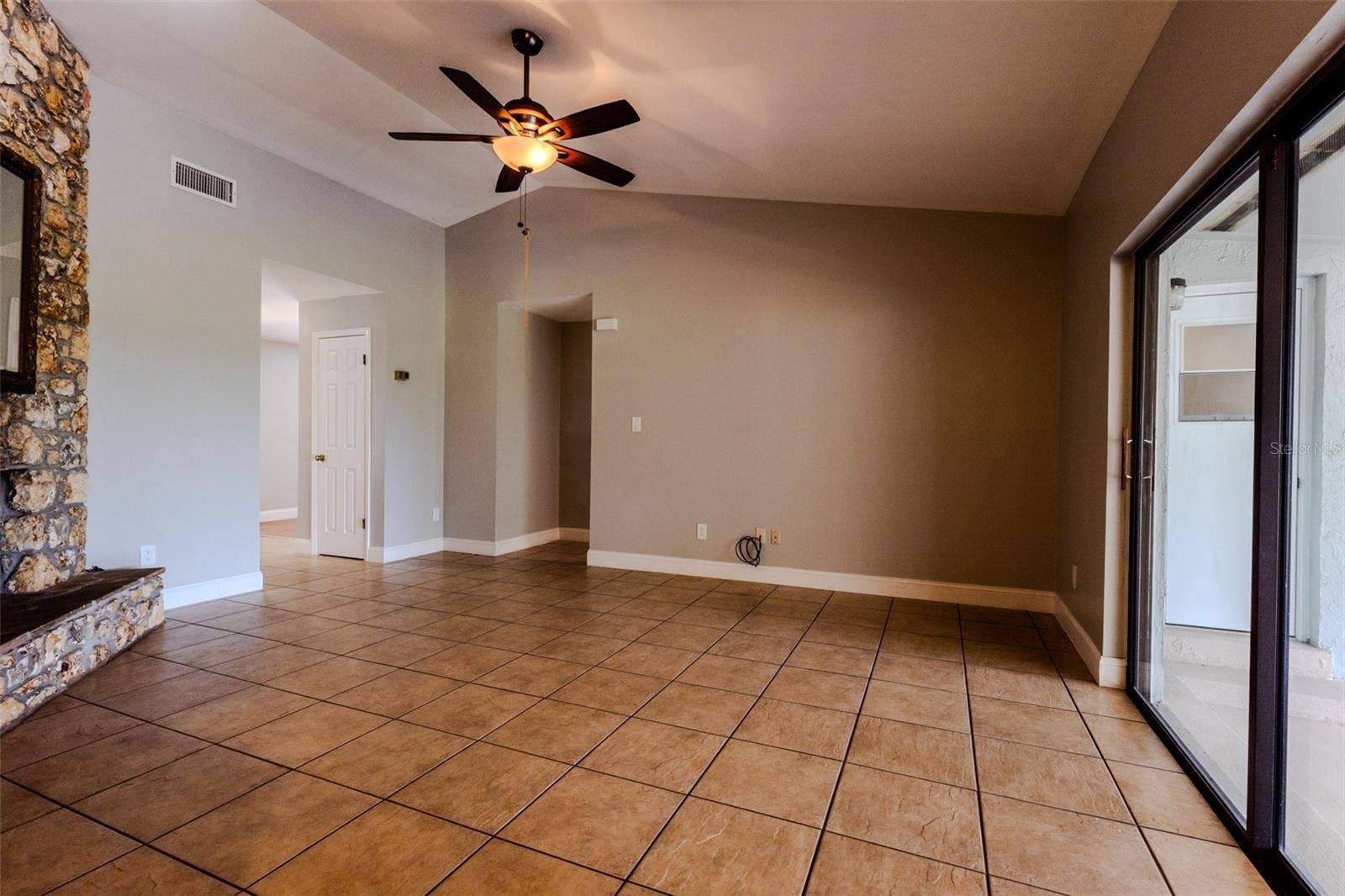 1861 CROWLEY CIRCLE E, Longwood, FL 32779 1861 CROWLEY CIRCLE E, Longwood, FL 32779