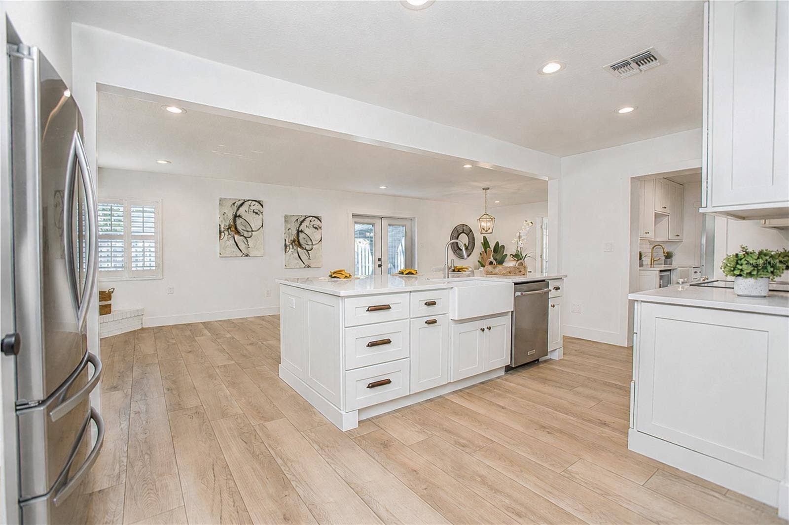 20 E DIVISION STREET, Winter Garden, FL 34787 20 E DIVISION STREET, Winter Garden, FL 34787