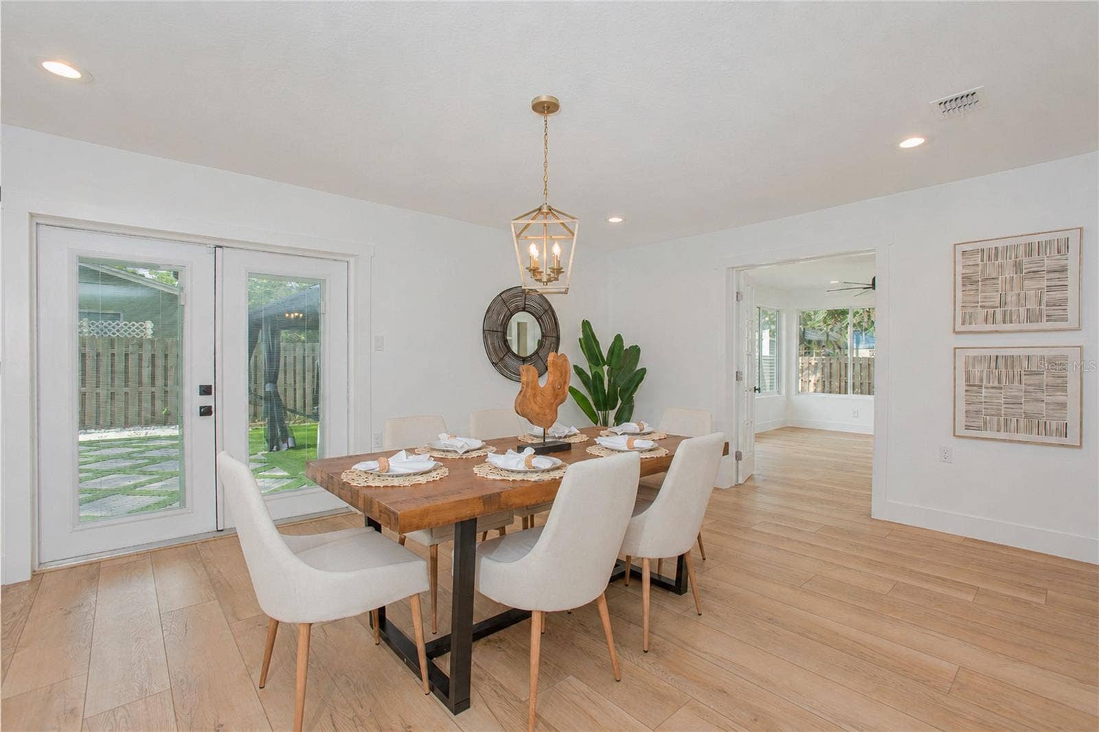 20 E DIVISION STREET, Winter Garden, FL 34787 20 E DIVISION STREET, Winter Garden, FL 34787