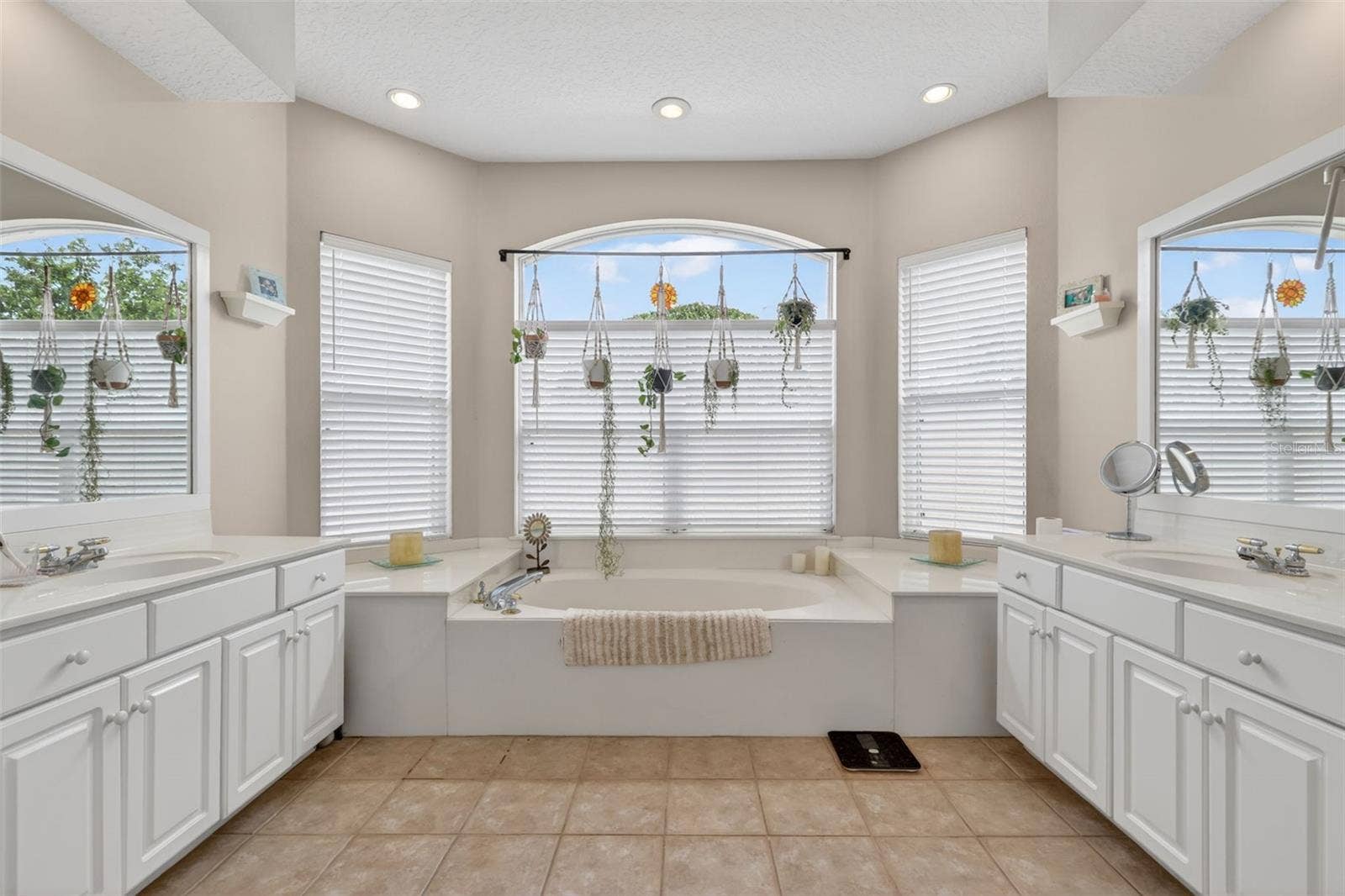 4552 LAKE CALABAY DRIVE, Orlando, FL 32837 4552 LAKE CALABAY DRIVE, Orlando, FL 32837