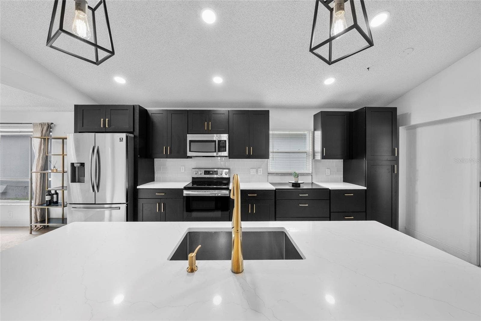 526 FITZWILLIAM WAY, Orlando, FL 32828 Kitchen