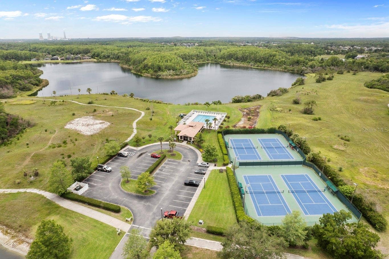 526 FITZWILLIAM WAY, Orlando, FL 32828 Amenities