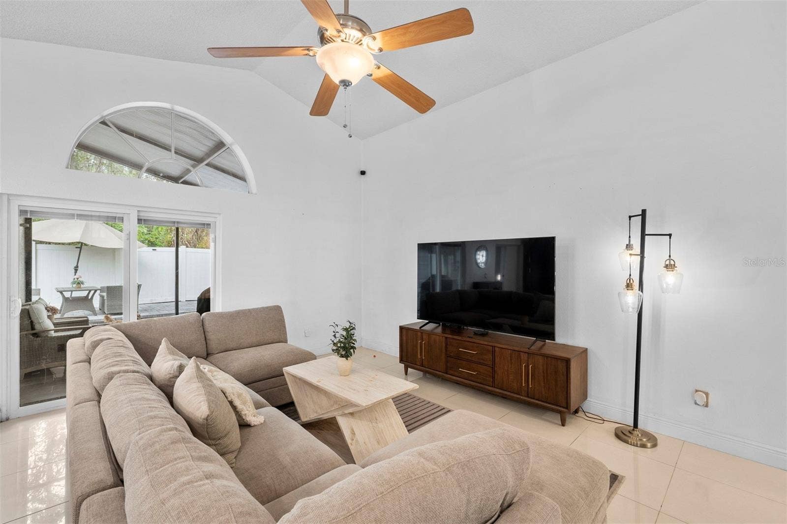 526 FITZWILLIAM WAY, Orlando, FL 32828 Family room