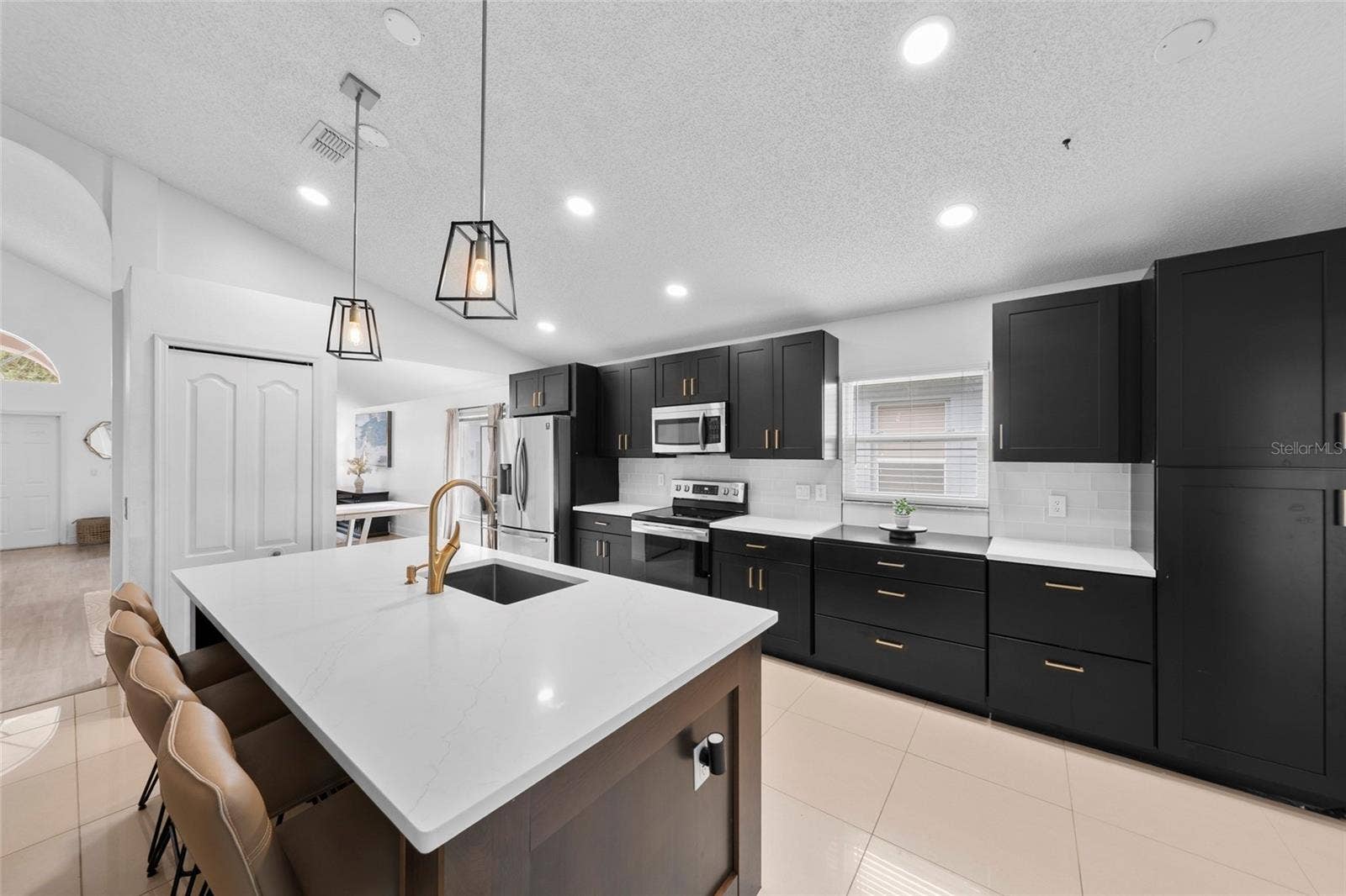 526 FITZWILLIAM WAY, Orlando, FL 32828 Kitchen