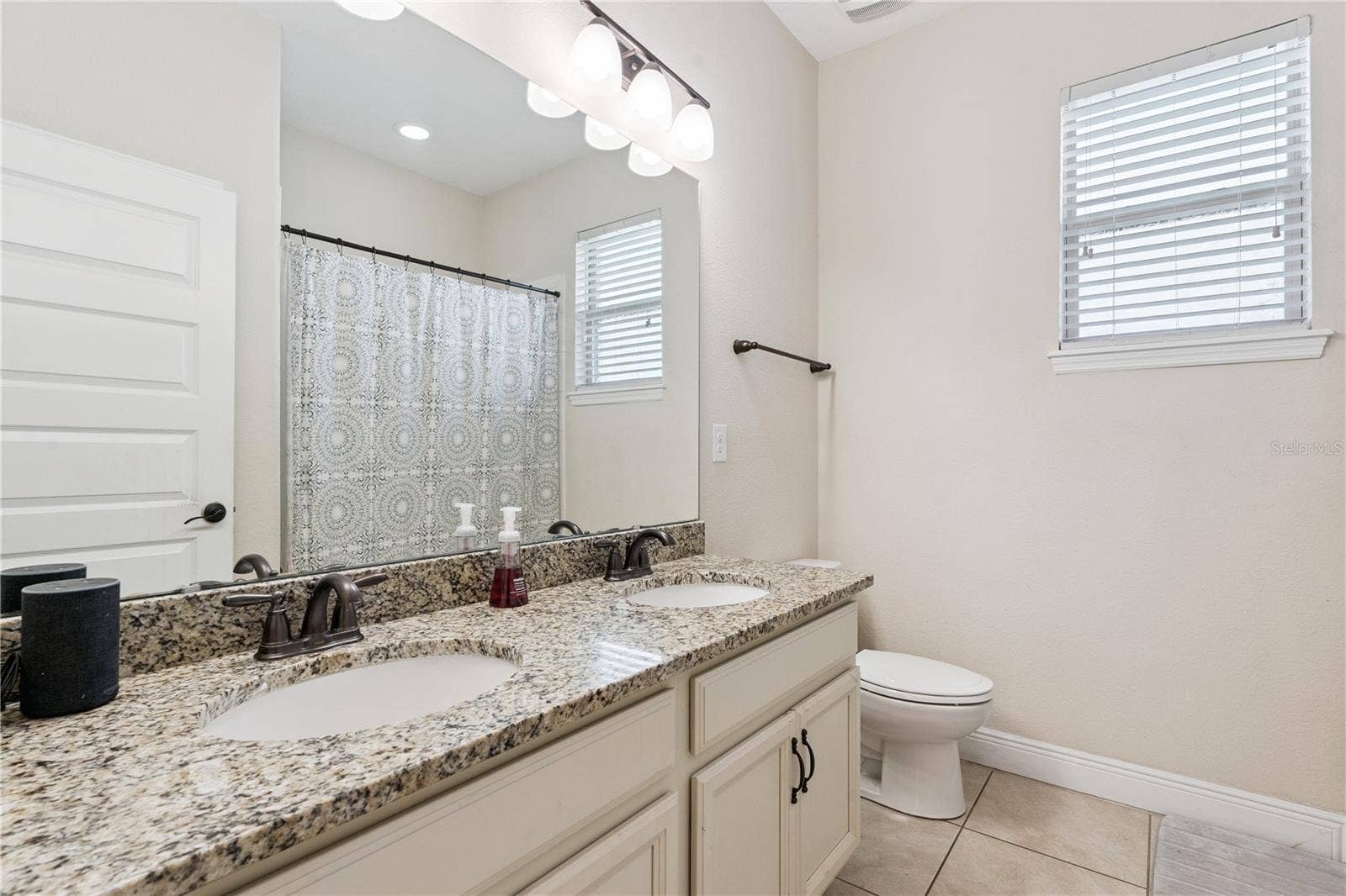full bathroom #2