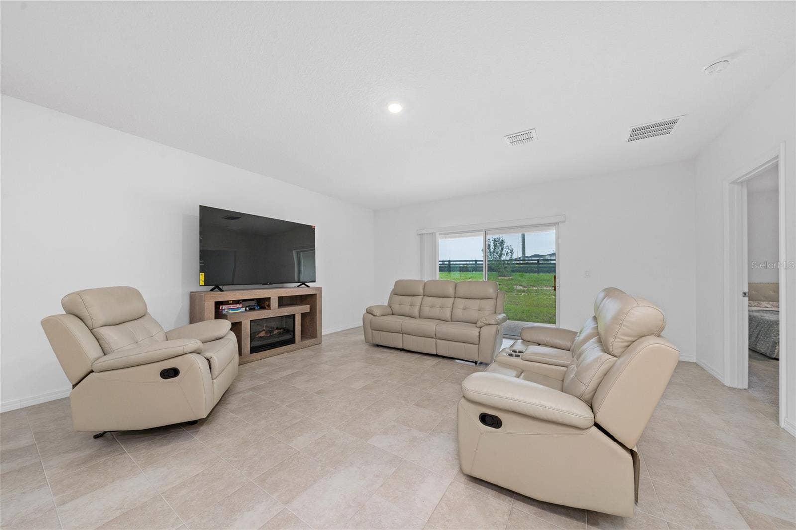 7396 CAPSTONE DRIVE, Groveland, FL 34736 7396 CAPSTONE DRIVE, Groveland, FL 34736