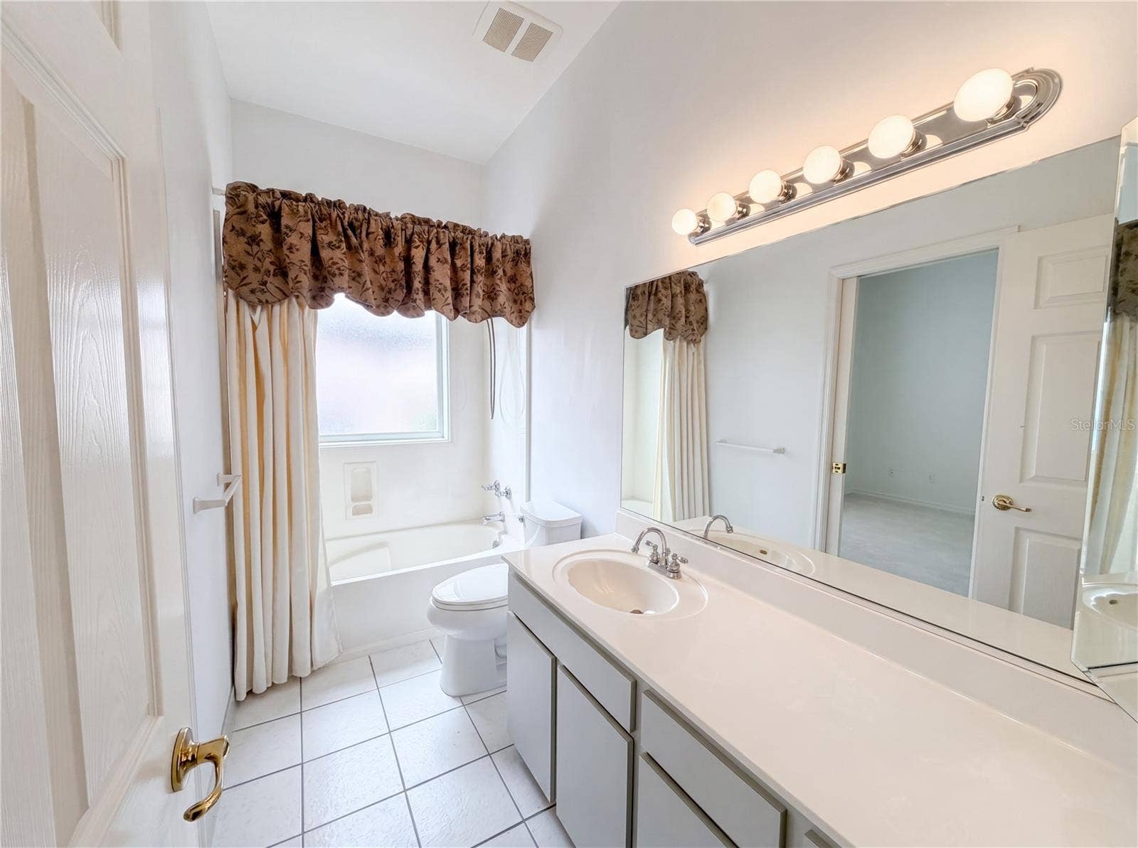 3319 NEWBLISS CIRCLE, Ormond Beach, FL 32174 3319 NEWBLISS CIRCLE, Ormond Beach, FL 32174