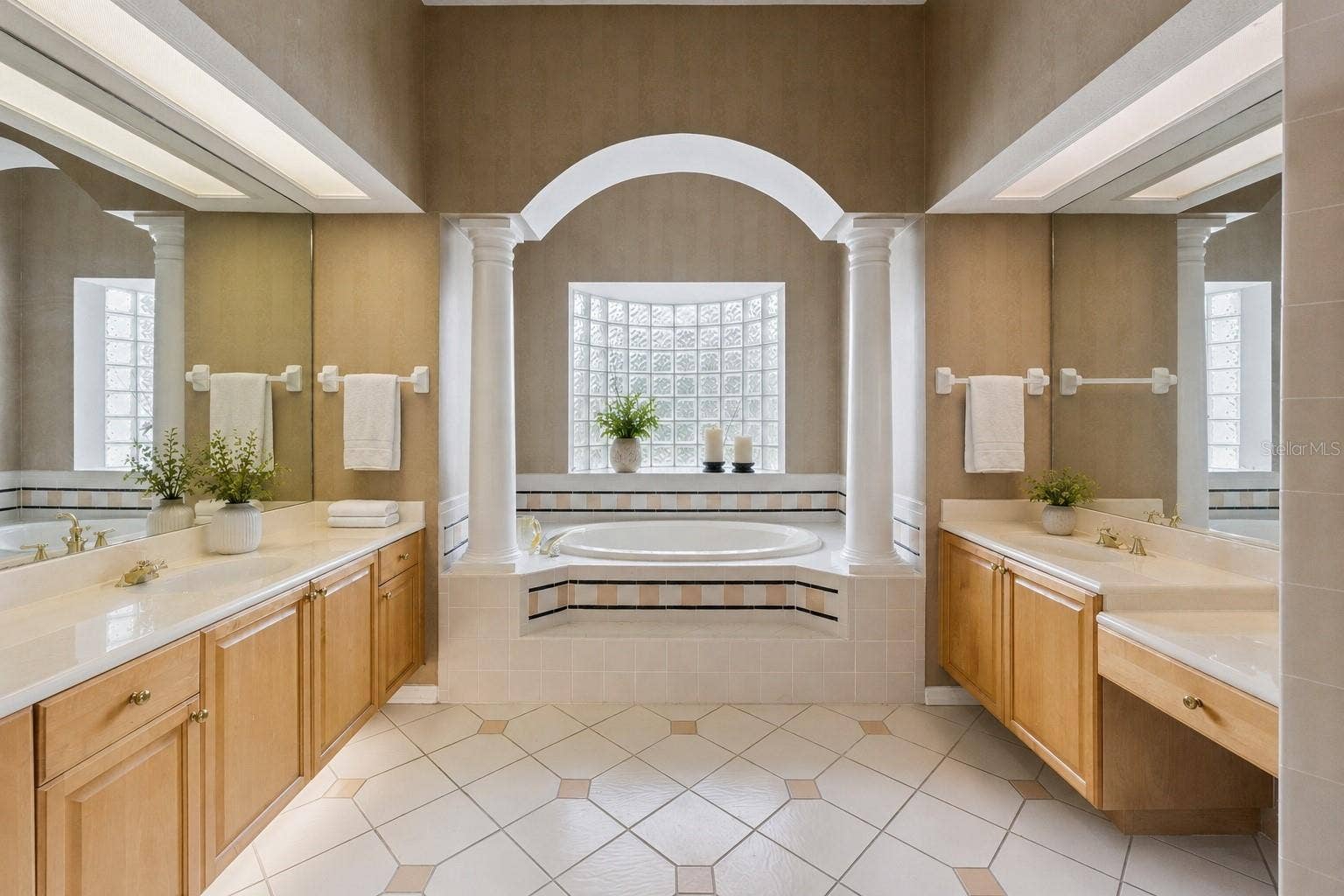 8814 PHILLIPS BAY DRIVE, Orlando, FL 32836 Downstairs Primary Bathroom