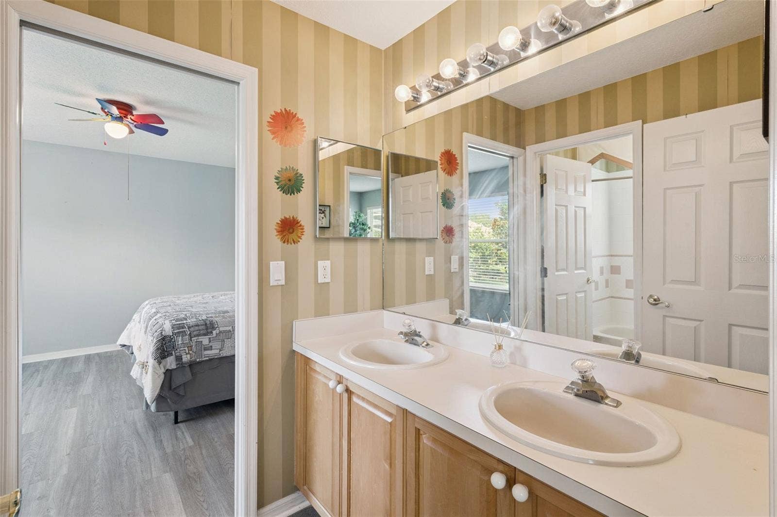 8814 PHILLIPS BAY DRIVE, Orlando, FL 32836 Upstairs Full Jack&Jill Bathroom