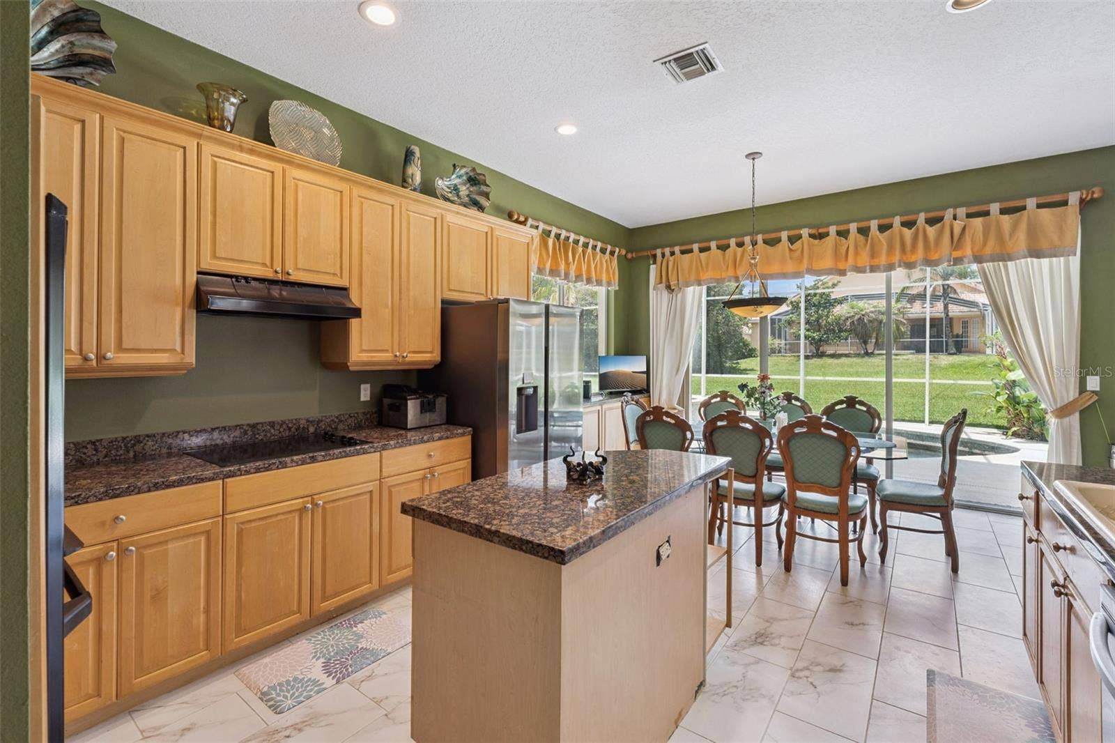 8814 PHILLIPS BAY DRIVE, Orlando, FL 32836 Kitchen