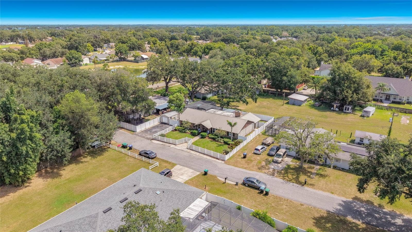 4627 CANARY STREET, Orlando, FL 32812 4627 CANARY STREET, Orlando, FL 32812