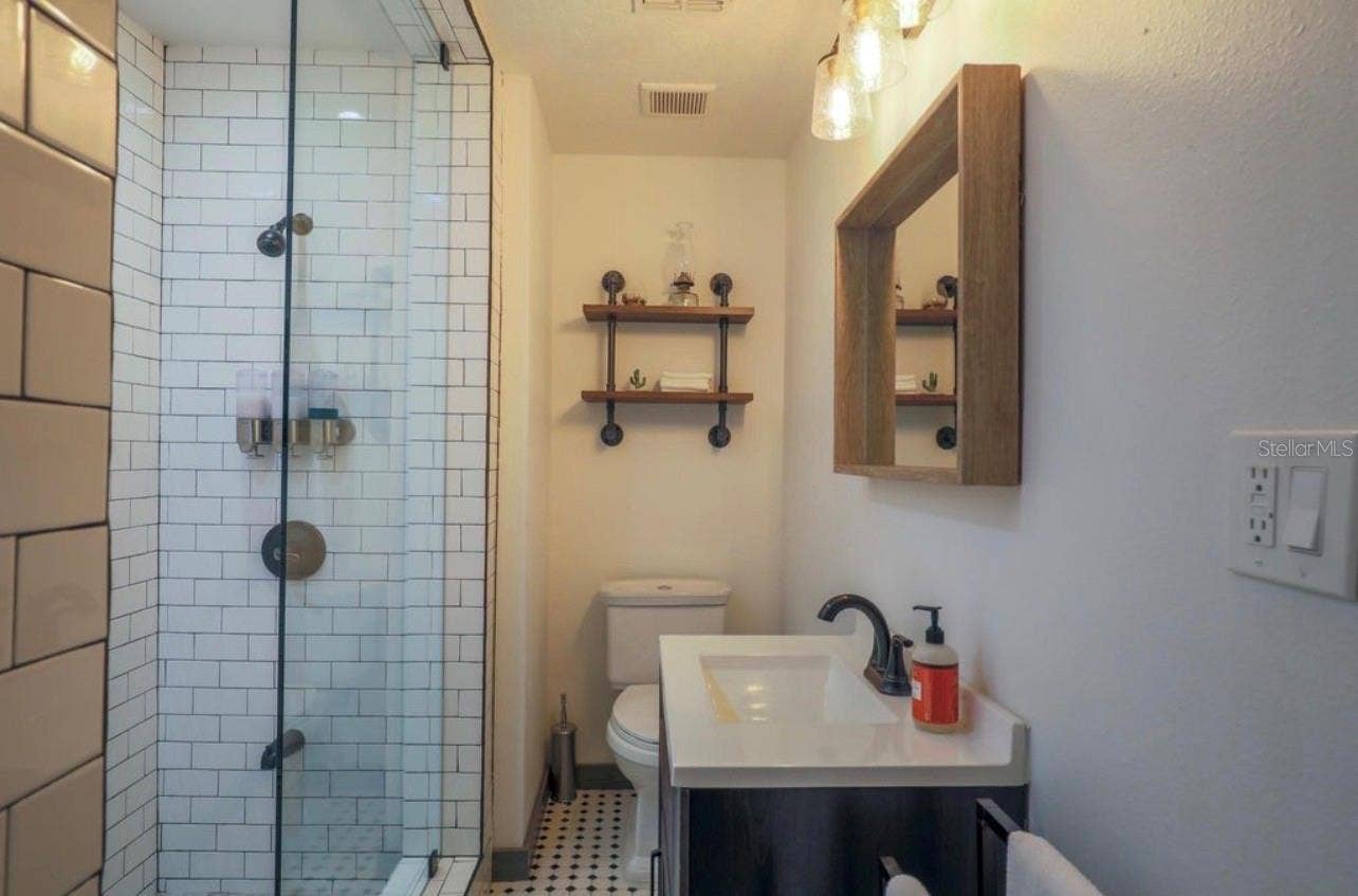 2831 MULFORD AVENUE, Winter Park, FL 32789 In law suite bathroom