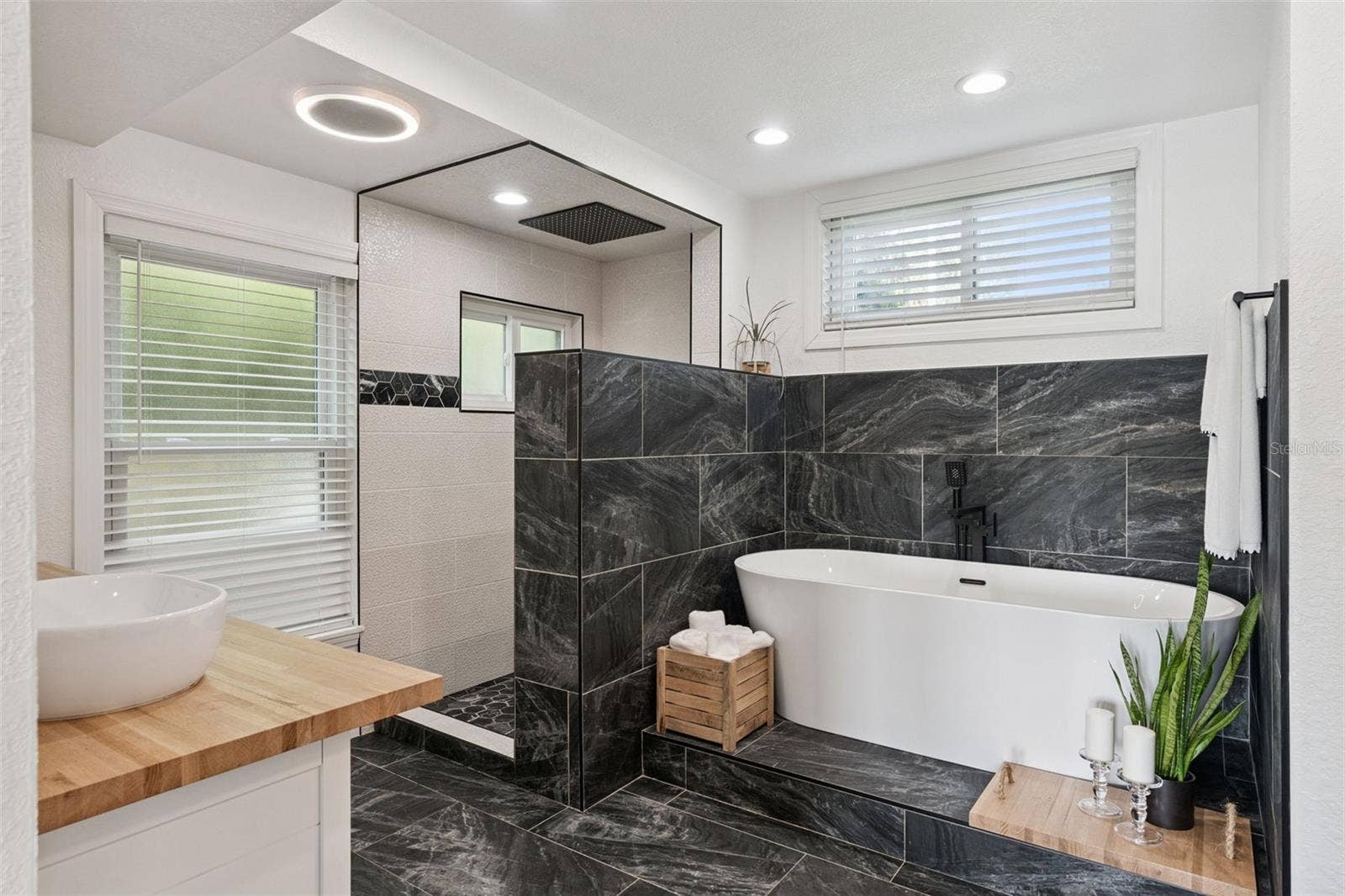 5583 JESSAMINE LANE, Orlando, FL 32839 Primary bathroom