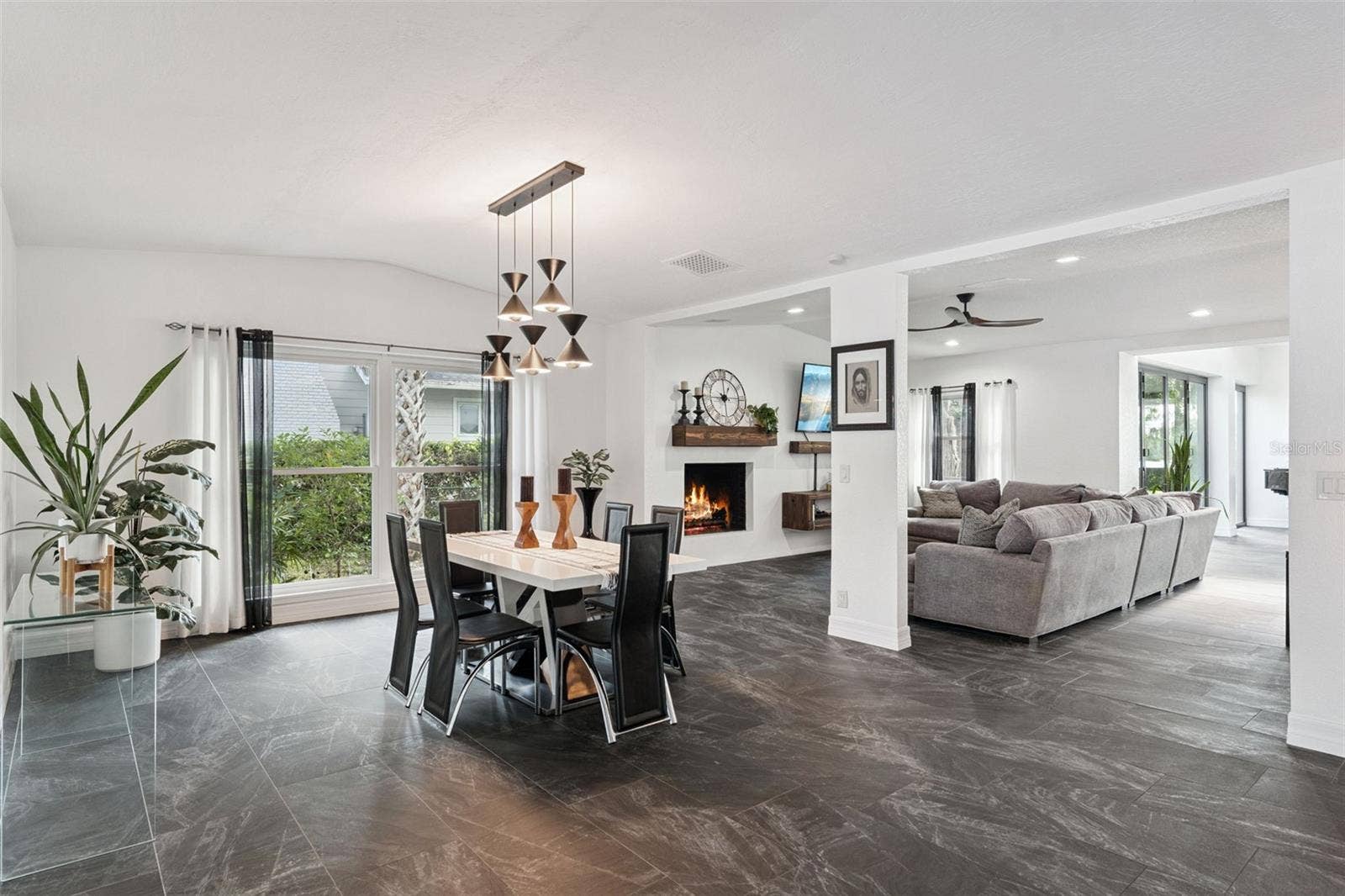 5583 JESSAMINE LANE, Orlando, FL 32839 Dinette and living room