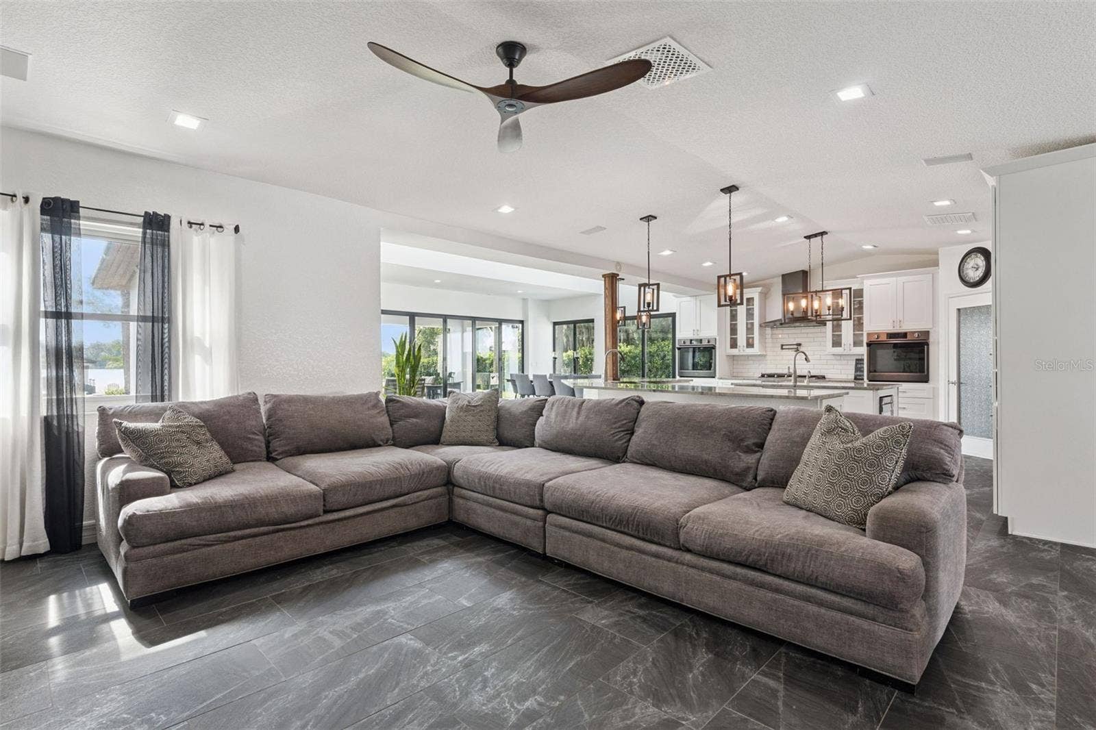 5583 JESSAMINE LANE, Orlando, FL 32839 Family room