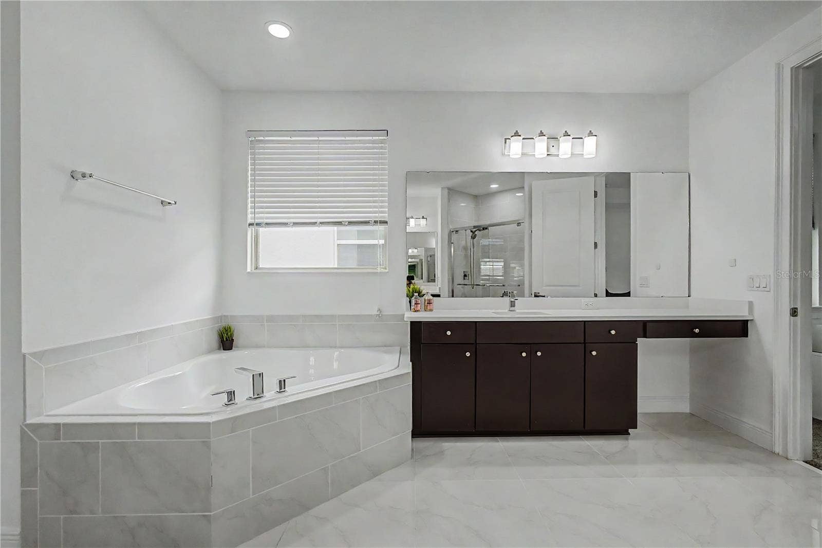 11768 HAMPSTEAD STREET, Windermere, FL 34786 11768 HAMPSTEAD STREET, Windermere, FL 34786