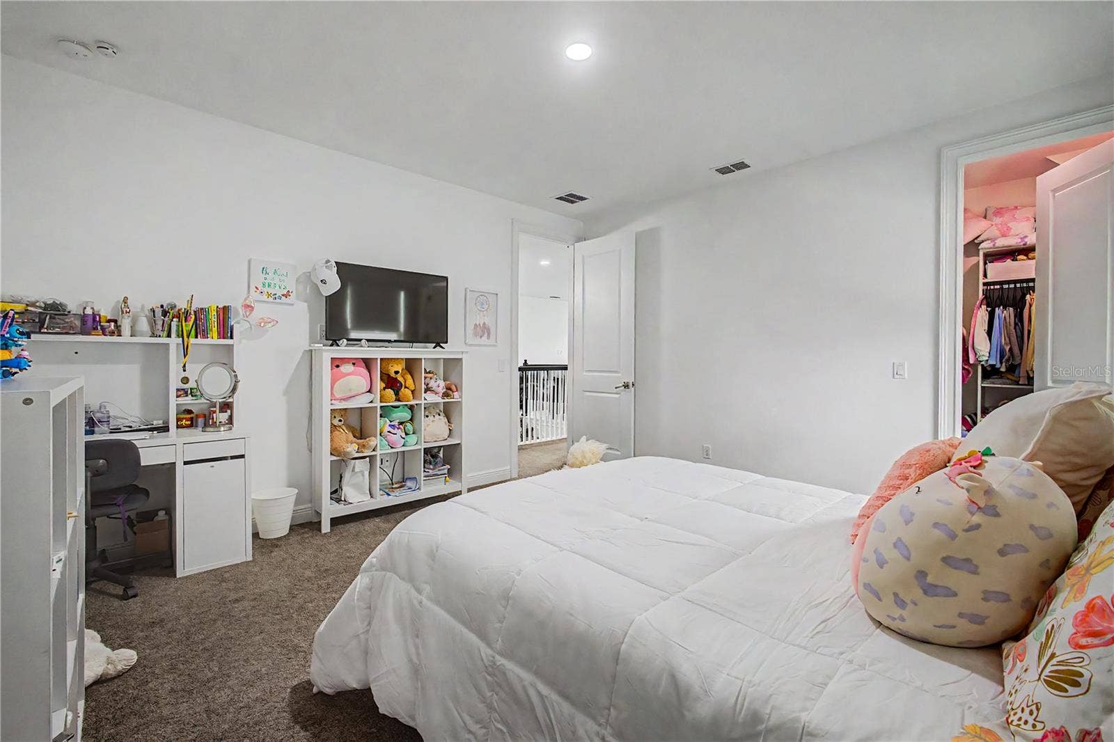 11768 HAMPSTEAD STREET, Windermere, FL 34786 bedroom with walk-in closet