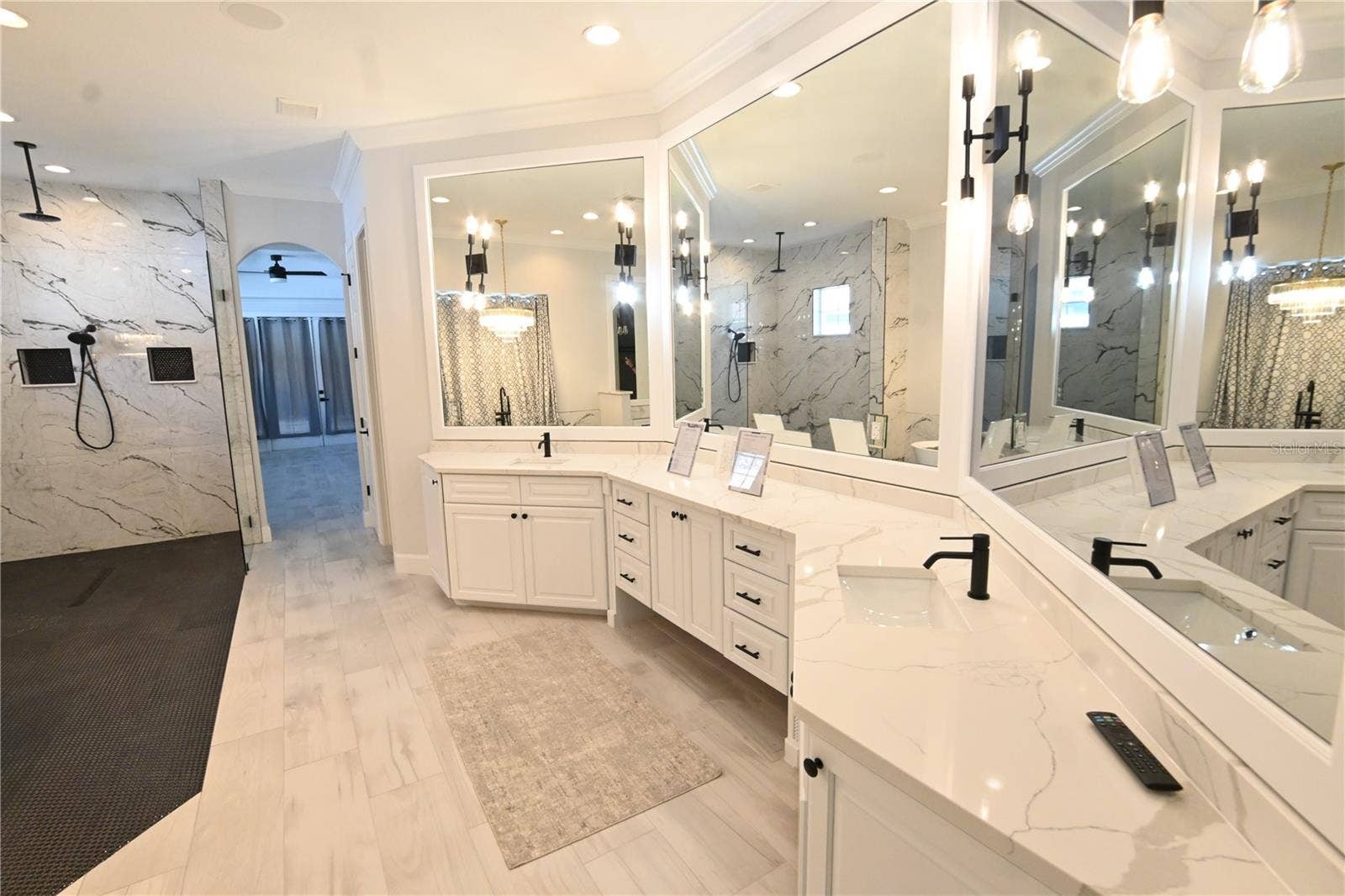 6119 FOXFIELD COURT, Windermere, FL 34786 6119 FOXFIELD COURT, Windermere, FL 34786