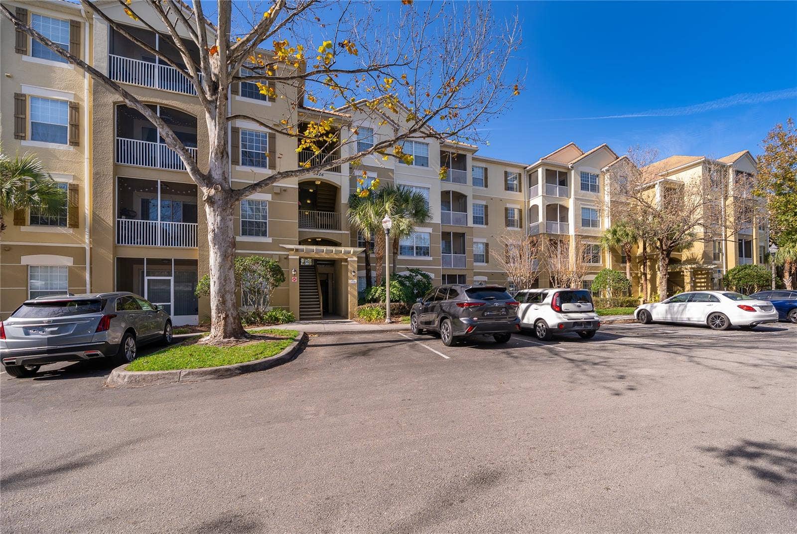 3326 ROBERT TRENT JONES DRIVE, #107, Orlando, FL 32835 3326 ROBERT TRENT JONES DRIVE, #107, Orlando, FL 32835