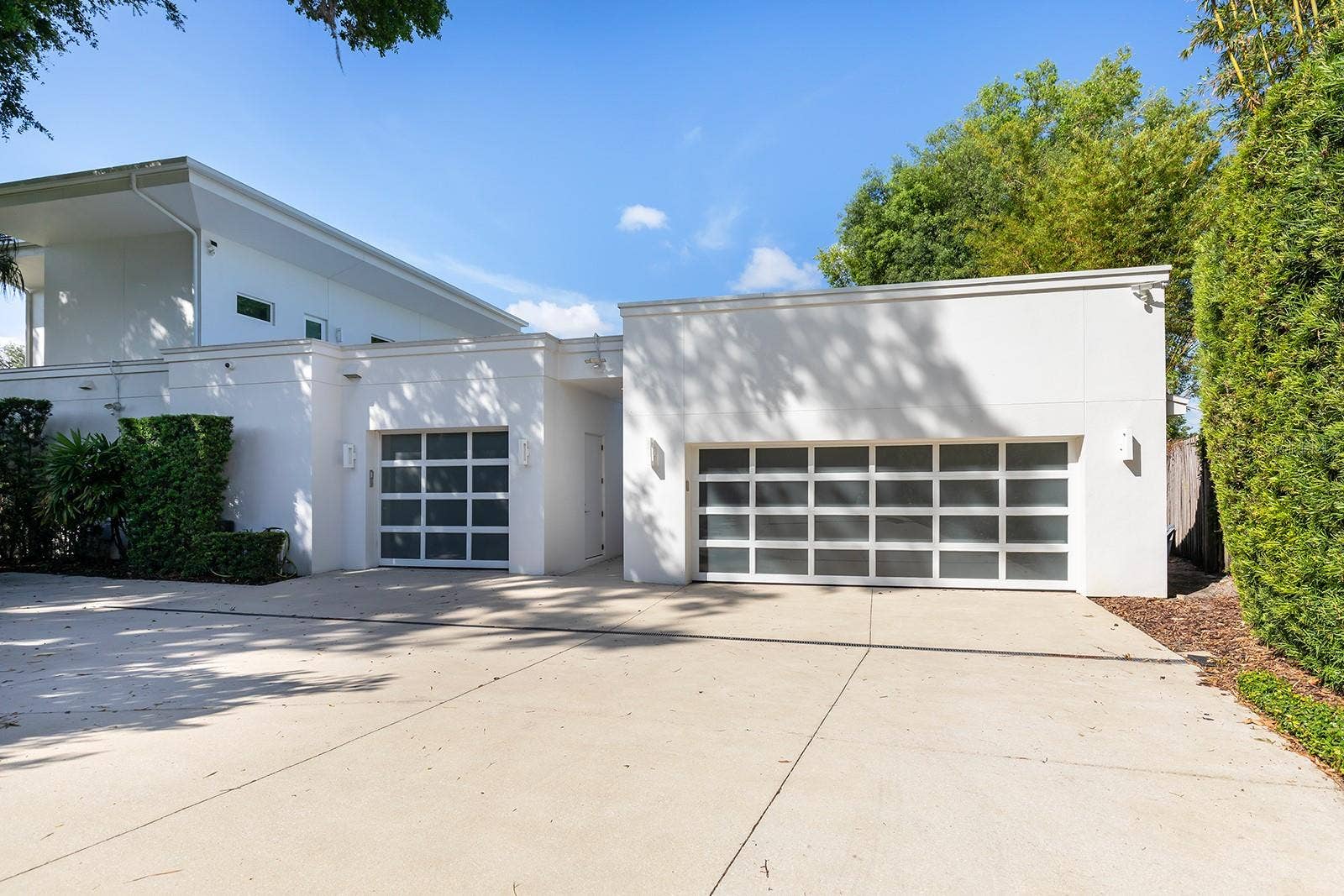 231 CHELTON CIRCLE, Winter Park, FL 32789 1-Car & 2-Car Garage + Extended Gated Driveway