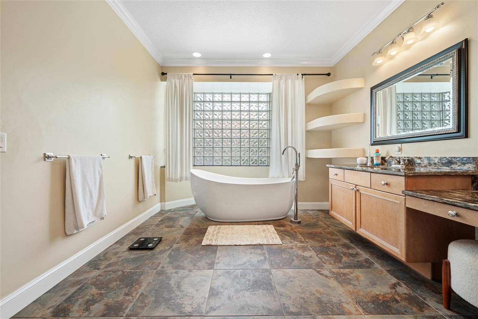 8612 OLDBRIDGE LANE, Orlando, FL 32819 8612 OLDBRIDGE LANE, Orlando, FL 32819