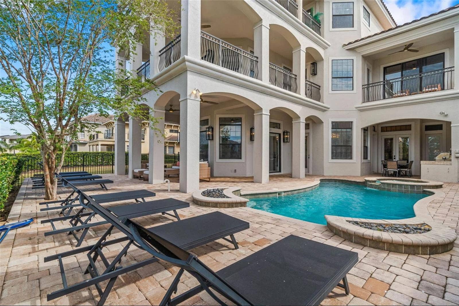 304 MUIRFIELD LOOP, Reunion, FL 34747 Who needs The Ritz??