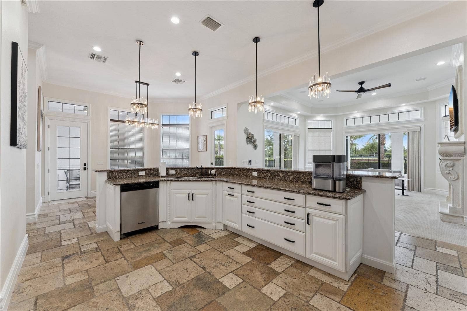 304 MUIRFIELD LOOP, Reunion, FL 34747 FABULOUS Kitchen!