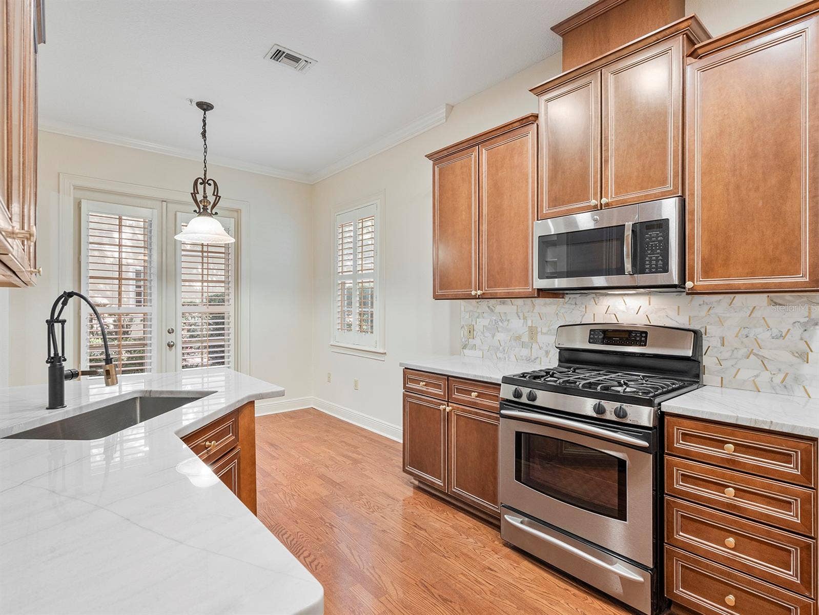 1223 COUNTRY CLUB OAKS CIRCLE, Orlando, FL 32804 Kitchen