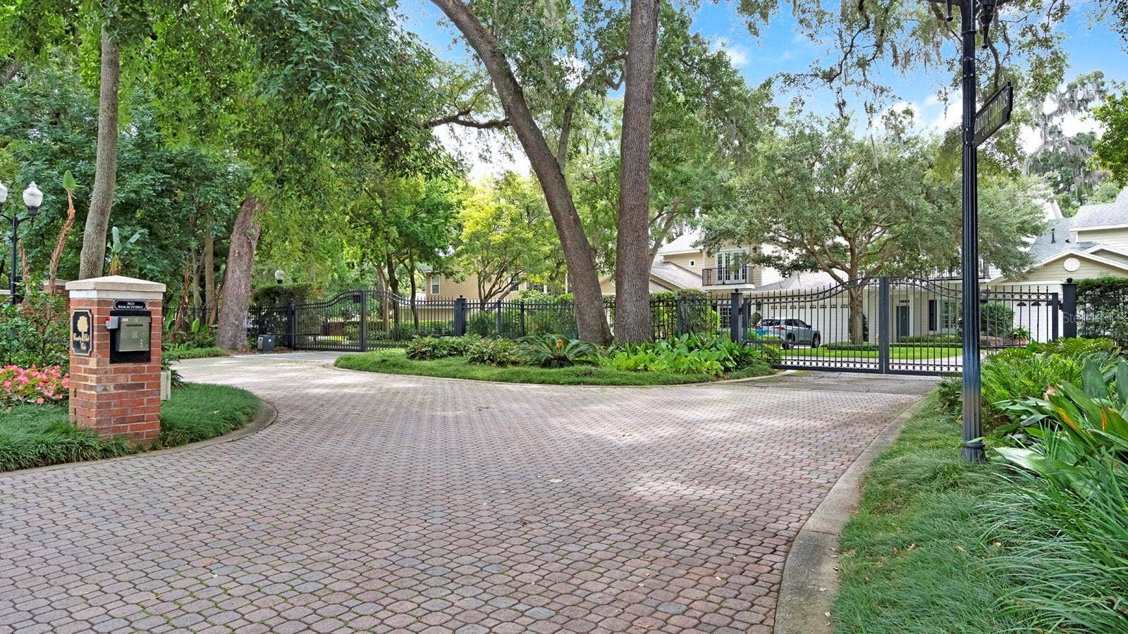 1223 COUNTRY CLUB OAKS CIRCLE, Orlando, FL 32804 Community Gate
