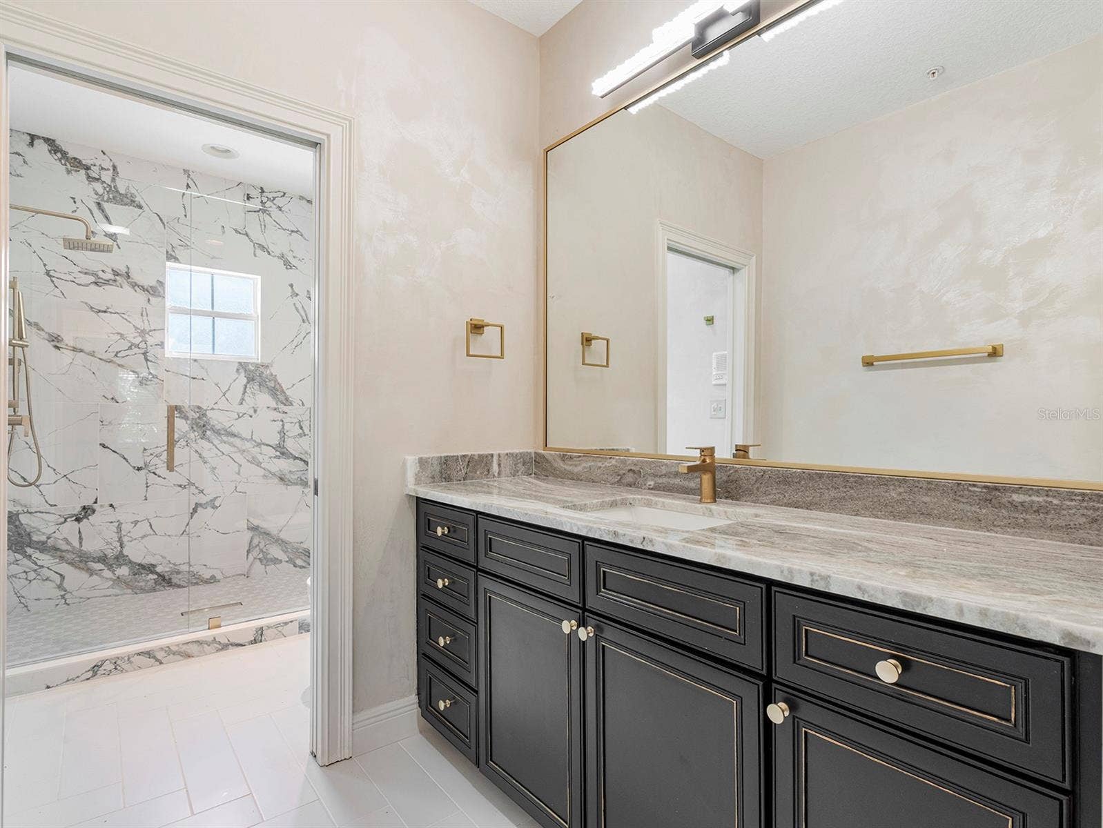 1223 COUNTRY CLUB OAKS CIRCLE, Orlando, FL 32804 Second Floor Primary Bath