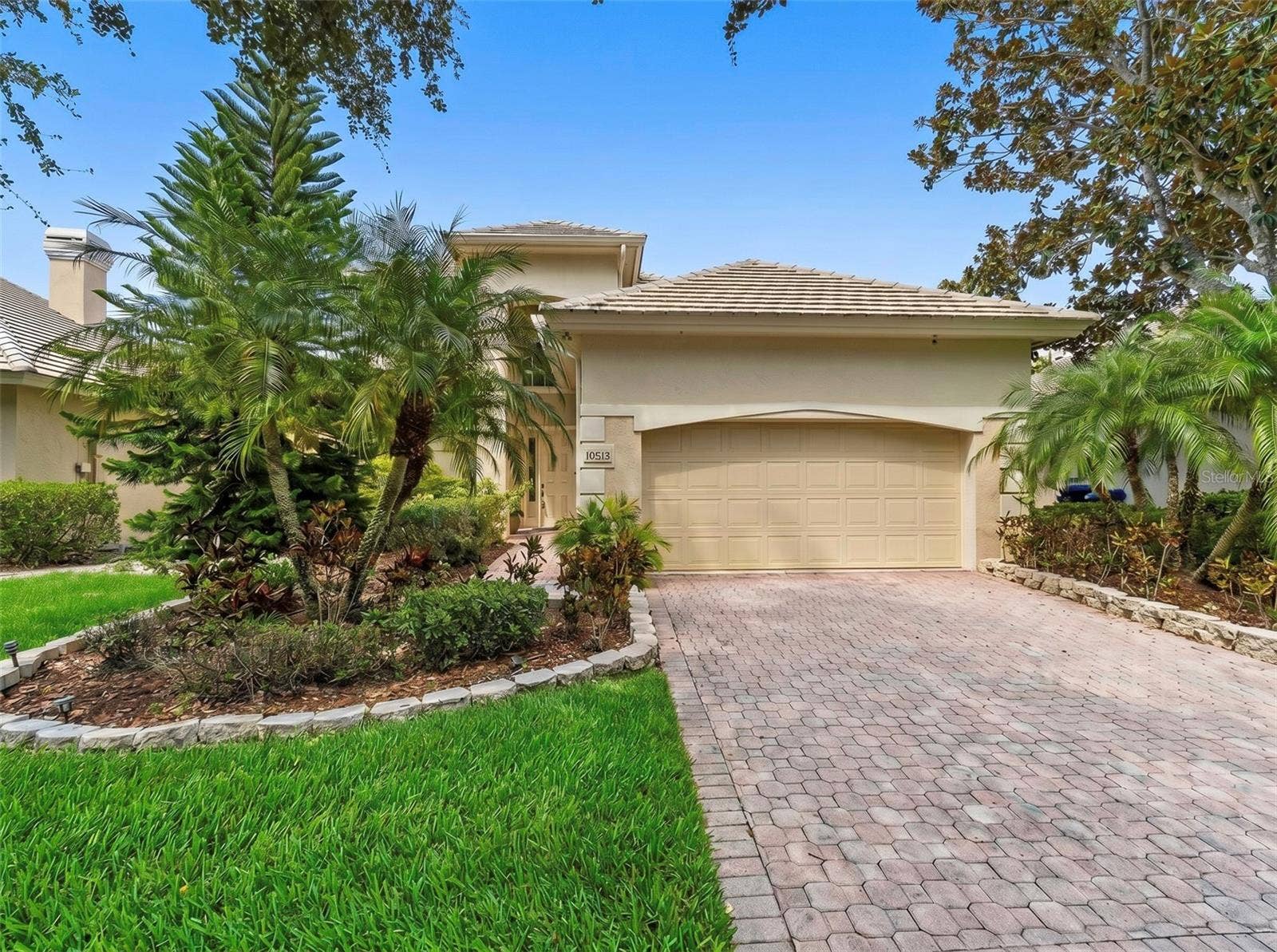 10513 HOLLY CREST DRIVE, Orlando, FL 32836 10513 HOLLY CREST DRIVE, Orlando, FL 32836