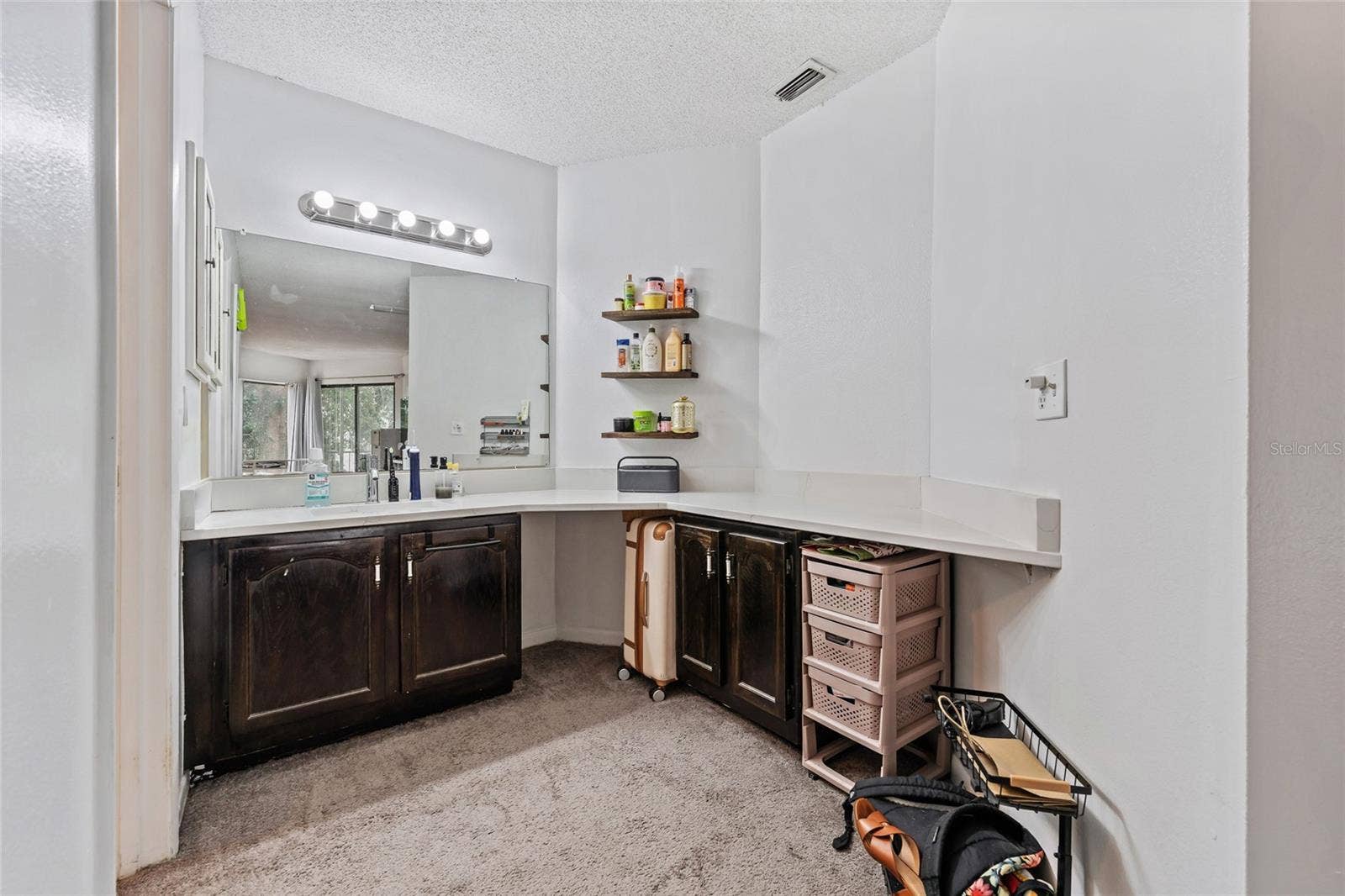 4312 LAKEWAY DRIVE, #12F, Orlando, FL 32839 4312 LAKEWAY DRIVE, #12F, Orlando, FL 32839