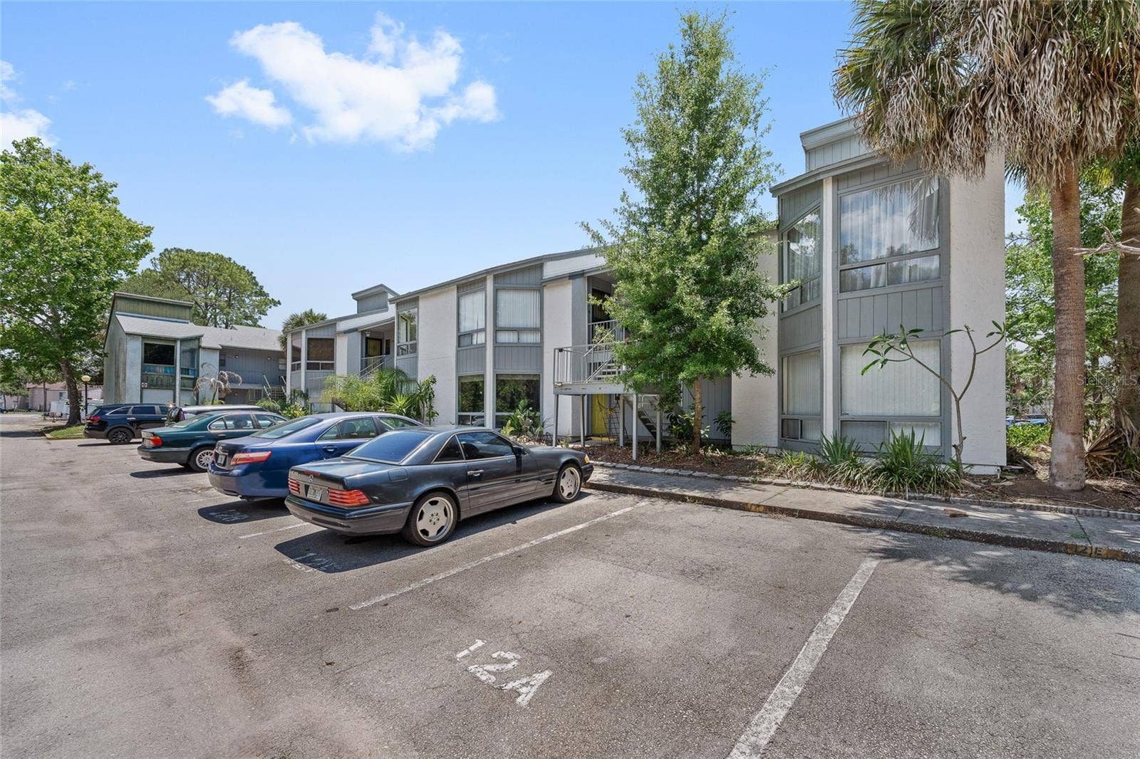 4312 LAKEWAY DRIVE, #12F, Orlando, FL 32839 4312 LAKEWAY DRIVE, #12F, Orlando, FL 32839