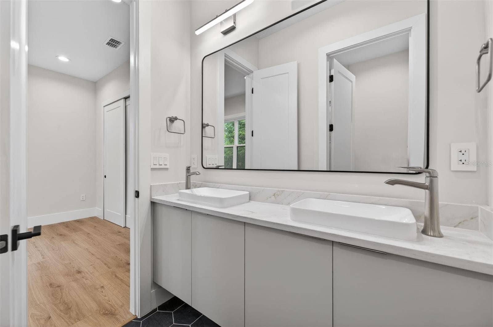 240 N PHELPS AVENUE, Winter Park, FL 32789 240 N PHELPS AVENUE, Winter Park, FL 32789