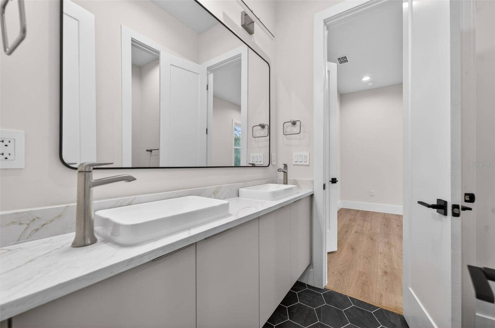 240 N PHELPS AVENUE, Winter Park, FL 32789 240 N PHELPS AVENUE, Winter Park, FL 32789