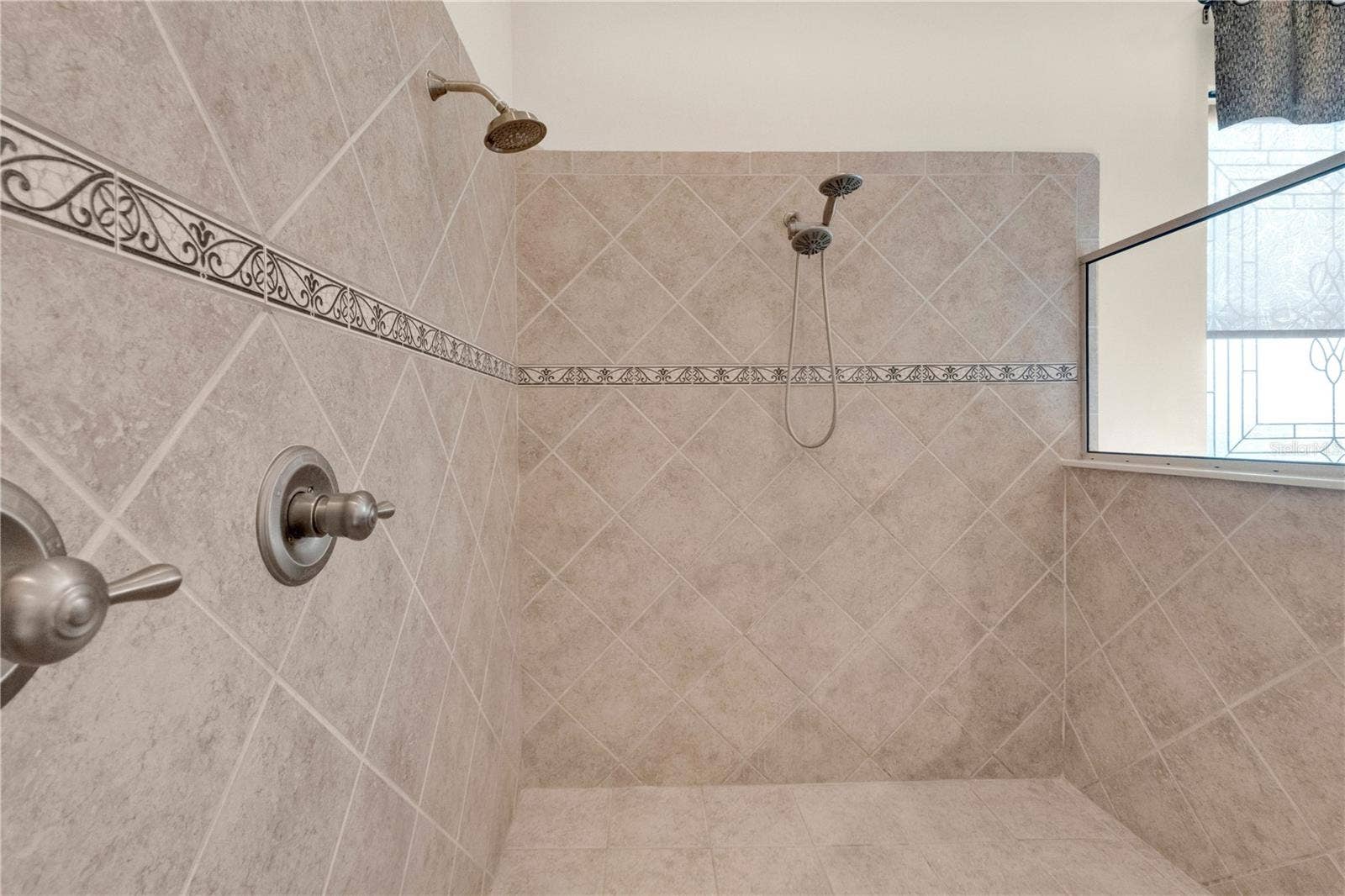11734 ALDENDALE STREET, Orlando, FL 32836 11734 ALDENDALE STREET, Orlando, FL 32836