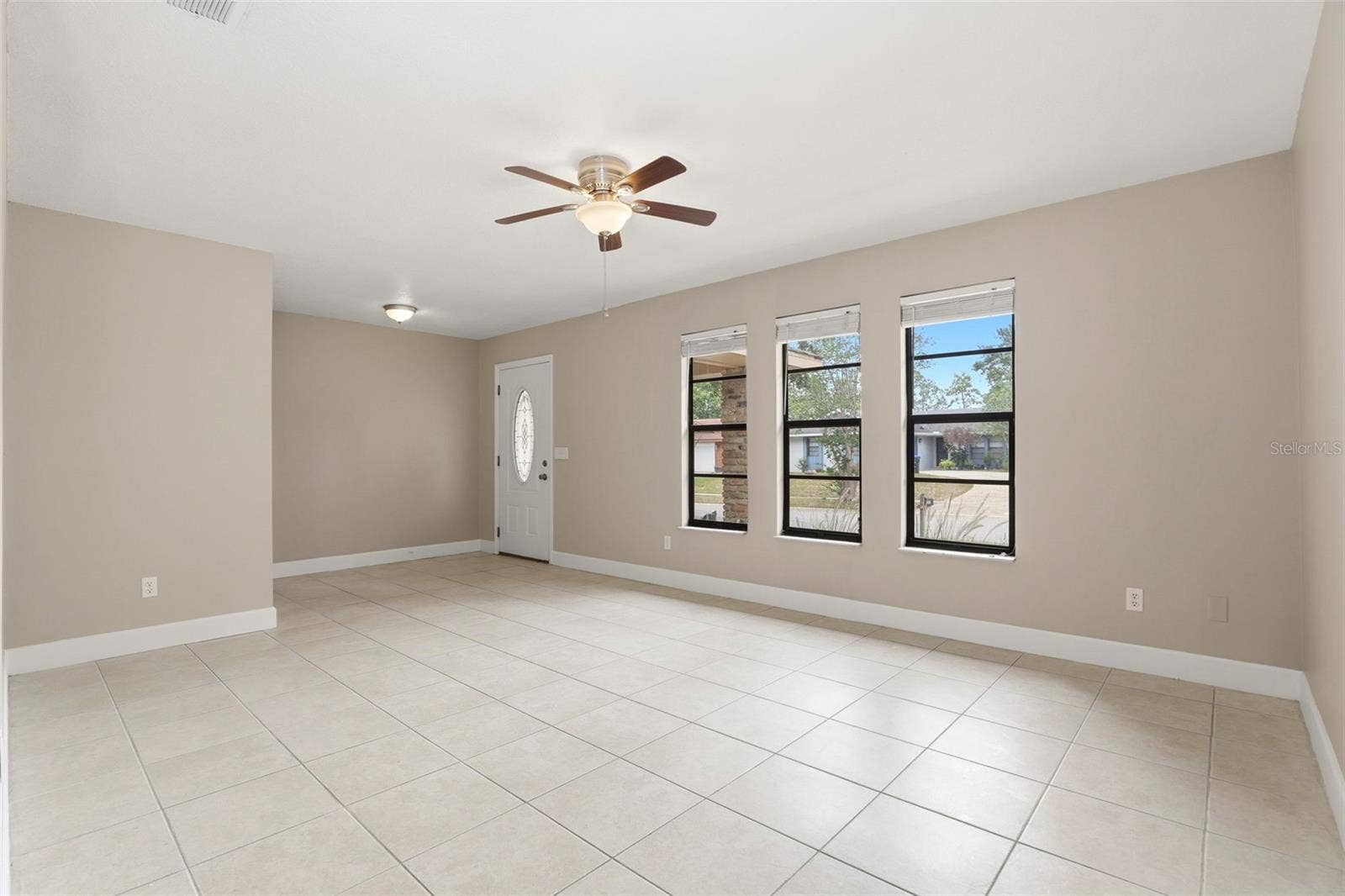 7320 WETHERSFIELD DRIVE, Orlando, FL 32819 Living Room