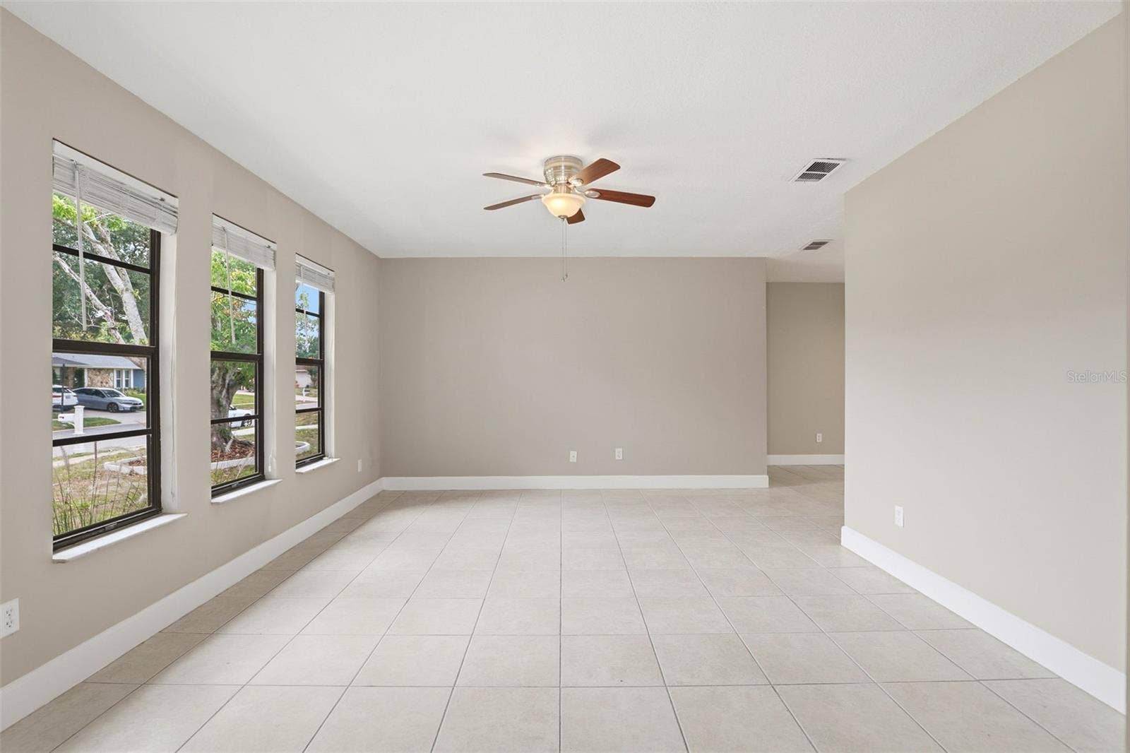 7320 WETHERSFIELD DRIVE, Orlando, FL 32819 Living Room